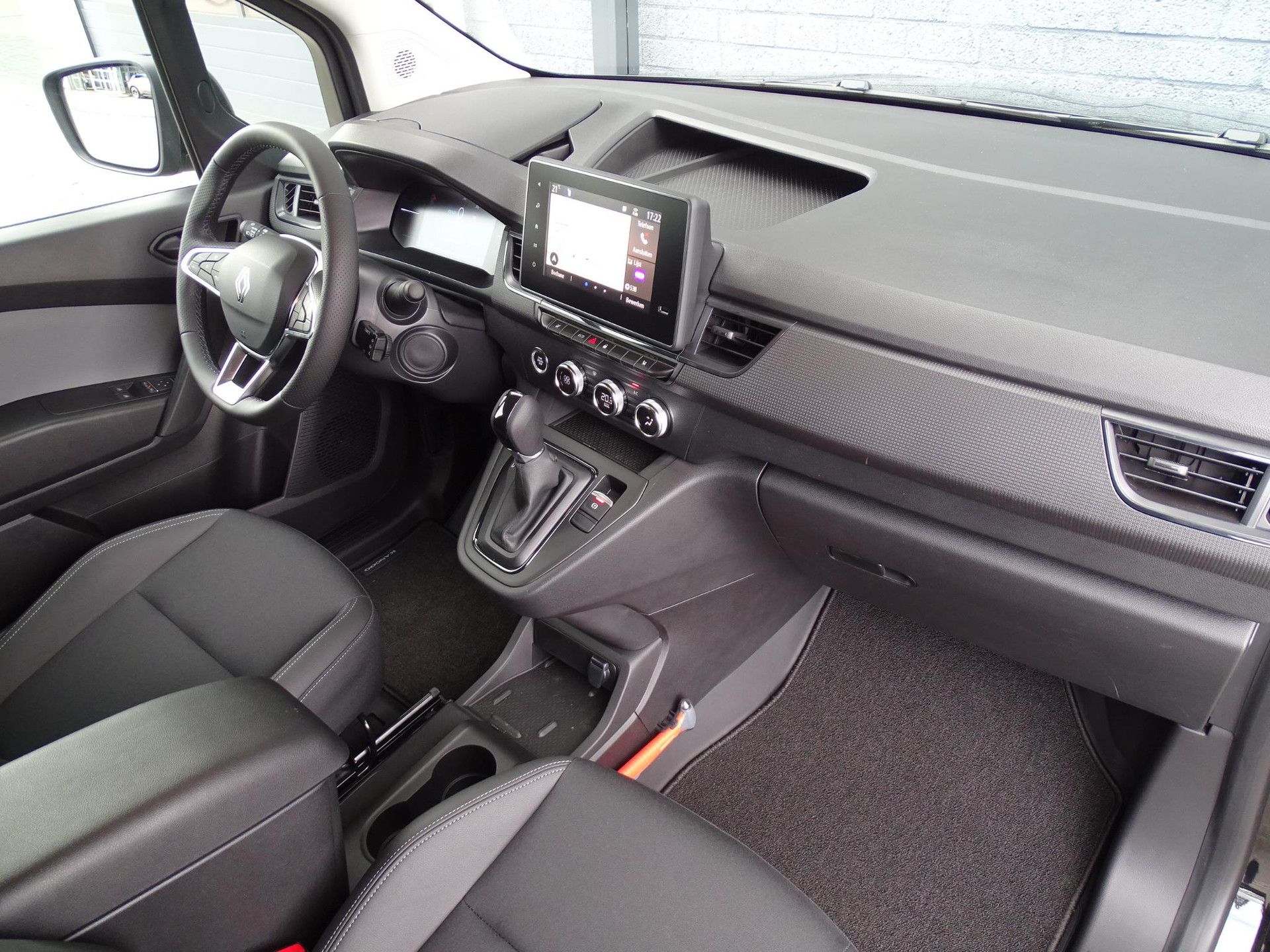 Renault Kangoo met kenteken V-34-RDD – interieur