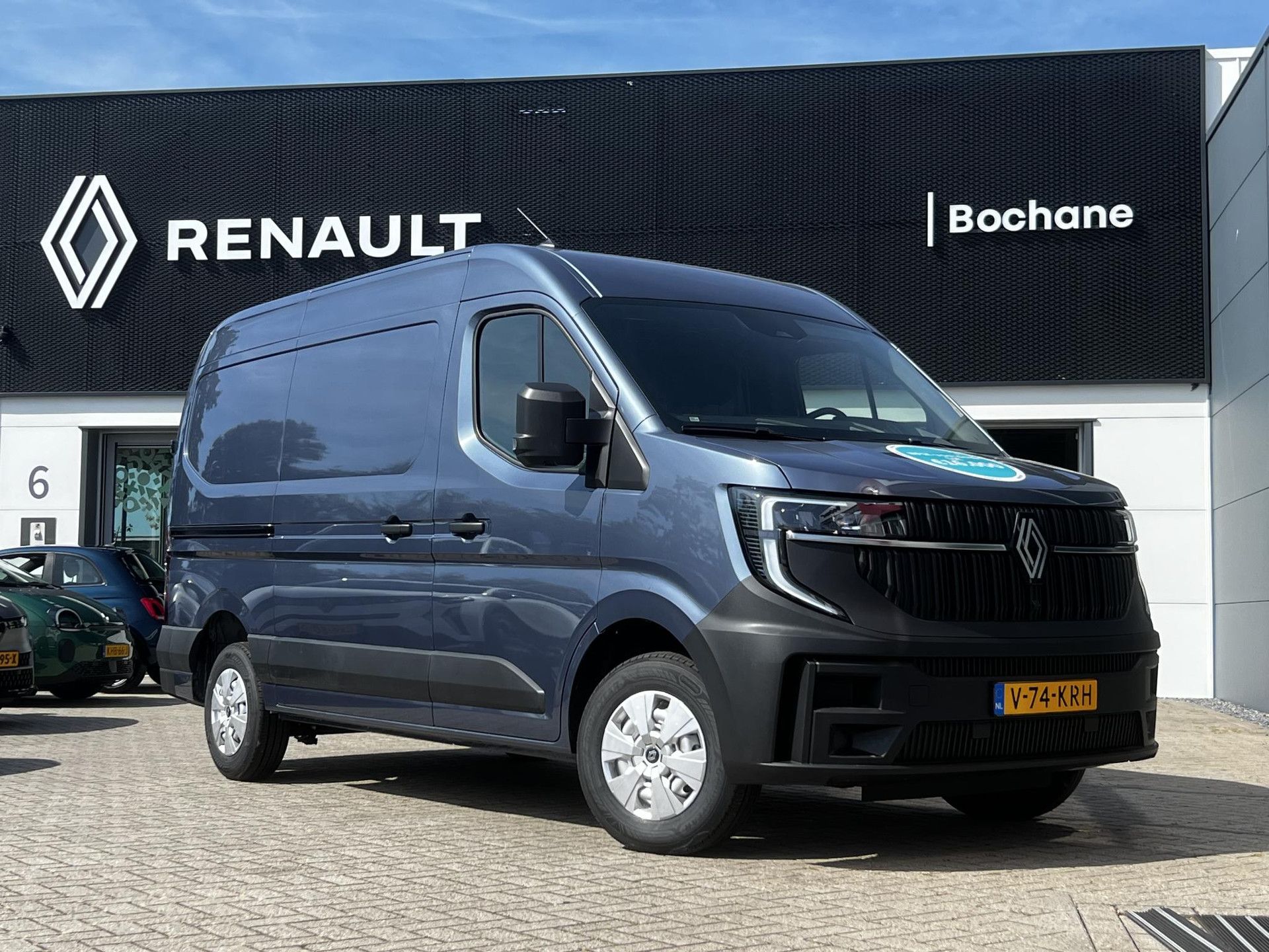 Renault Master met kenteken V-74-KRH – detailfoto