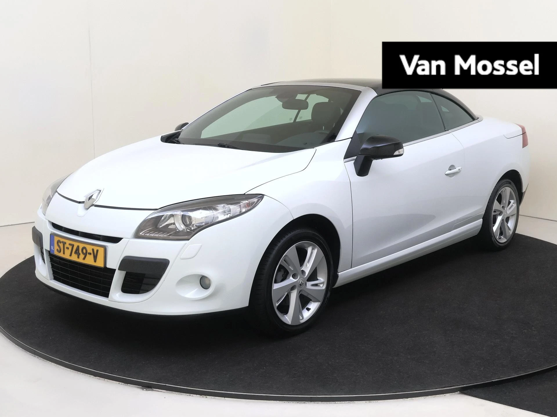 Renault Mégane met kenteken 64100 – autofoto 2