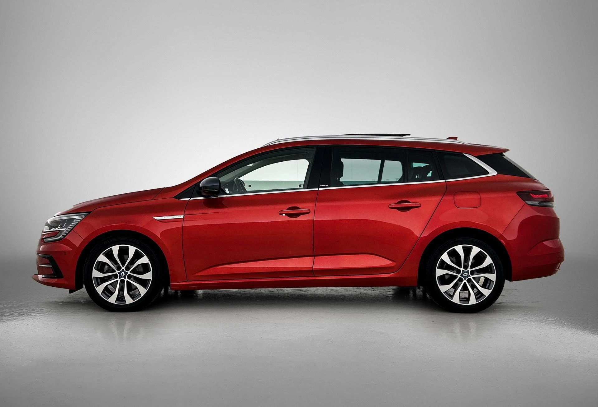 Renault MeganeE-Tech met kenteken K-120-TP – autofoto 4