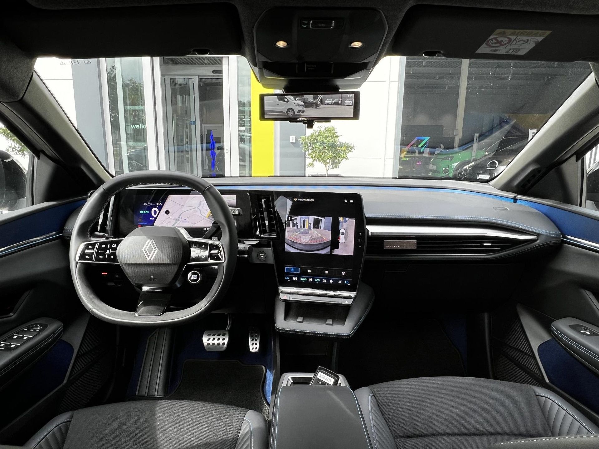 Renault MeganeE-Tech met kenteken KDX-95-X – interieur