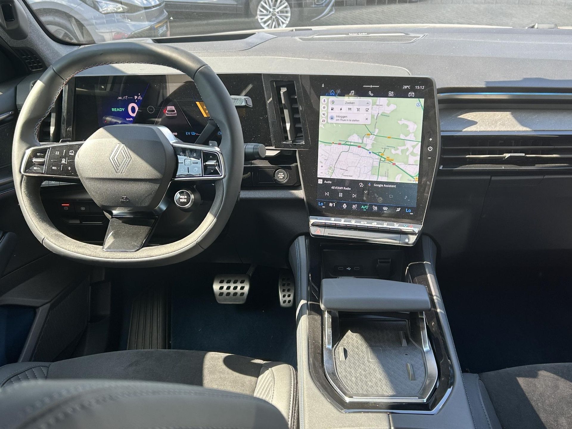 Renault Rafale met kenteken KJX-48-G – interieur