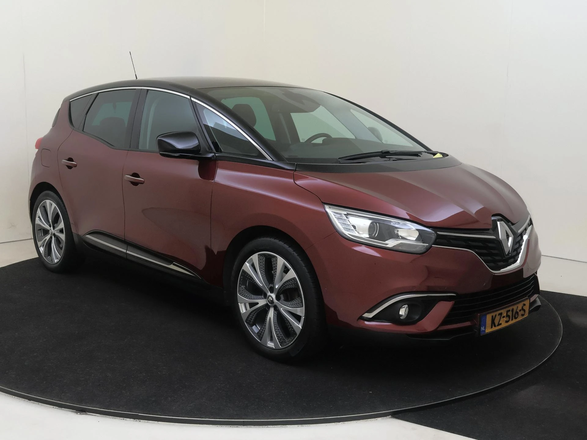 Renault Scénic met kenteken 58100 – autofoto 3