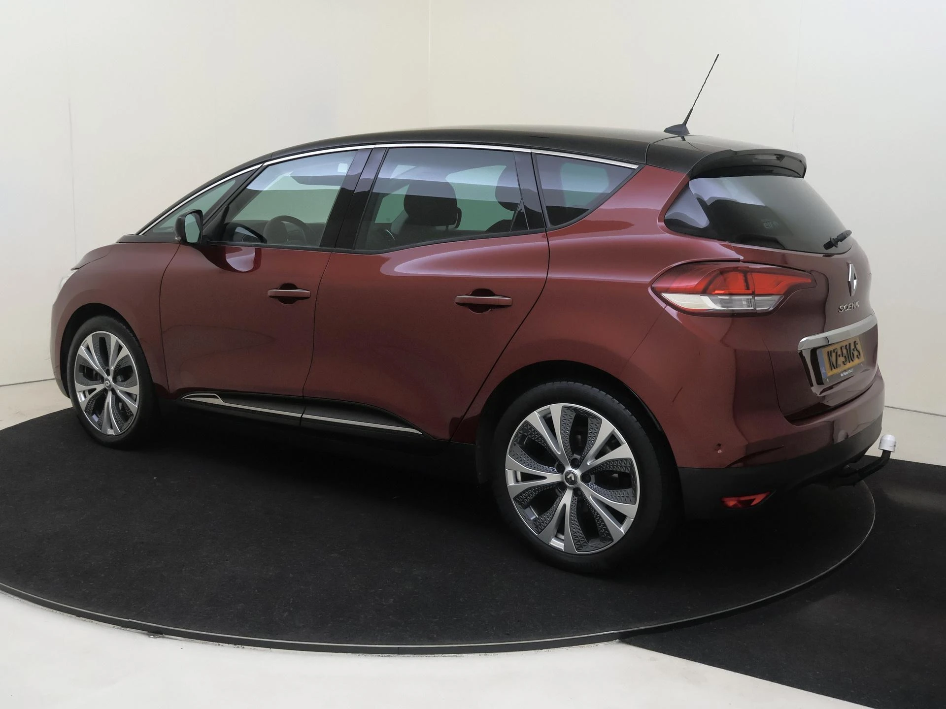 Renault Scénic met kenteken 58100 – autofoto 4