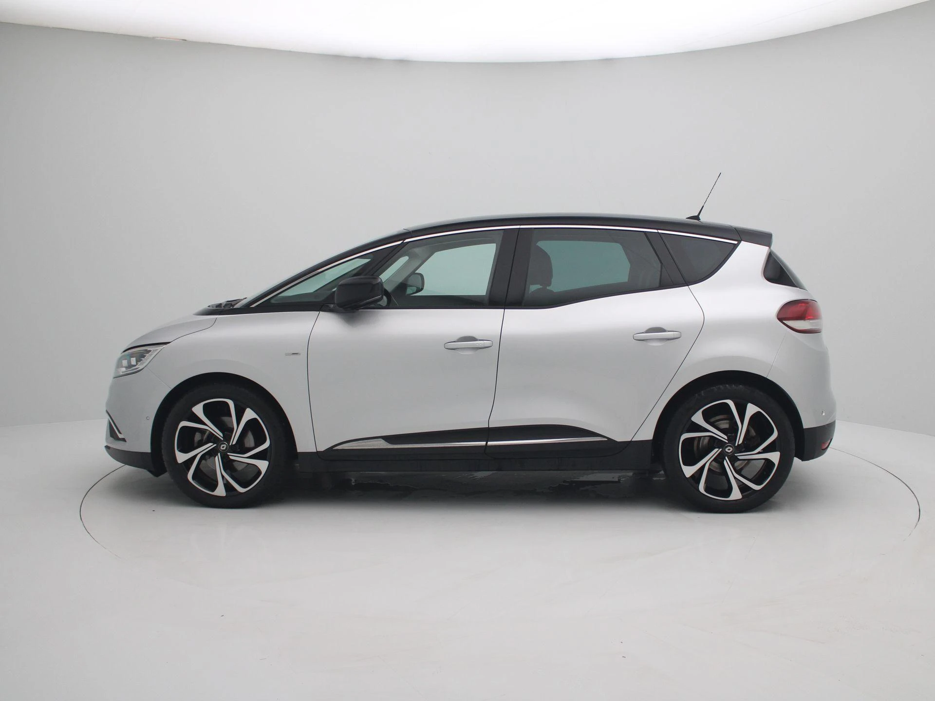 Renault Scénic met kenteken 55100 – autofoto 5