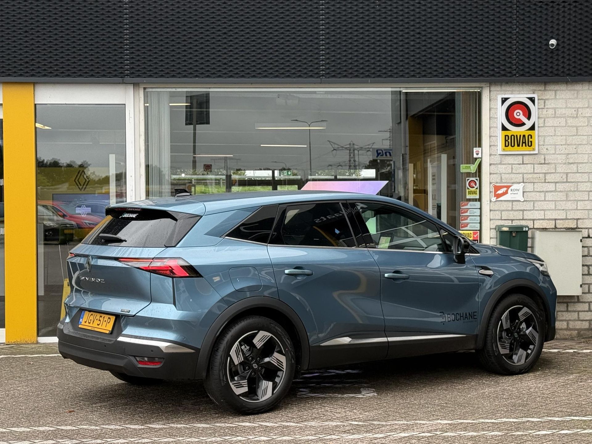 Renault Symbioz met kenteken JGV-51-P – achteraanzicht