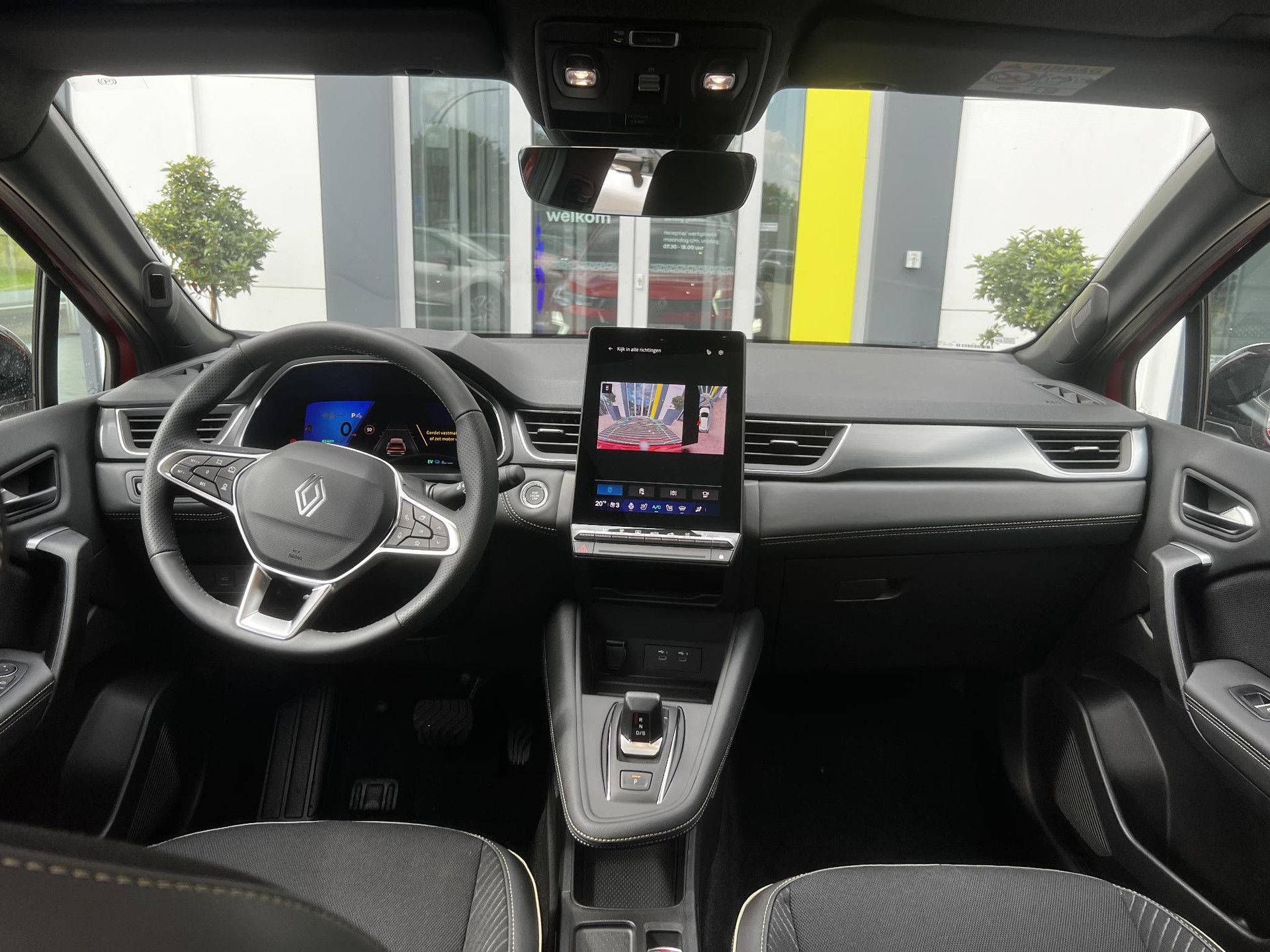 Renault Symbioz met kenteken KKG-52-S – interieur
