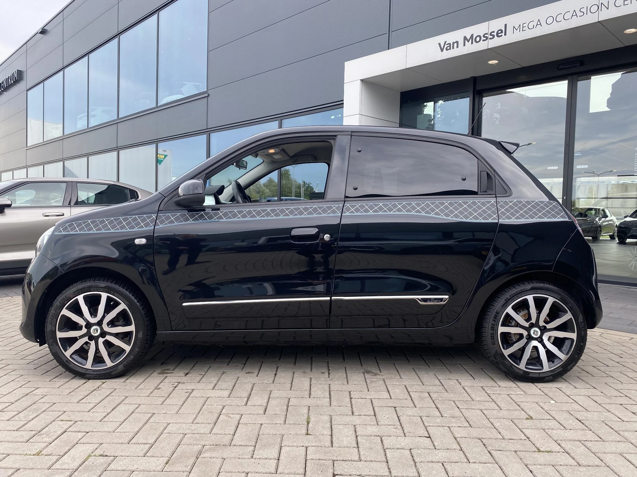 Renault Twingo met kenteken 60100 – autofoto 4