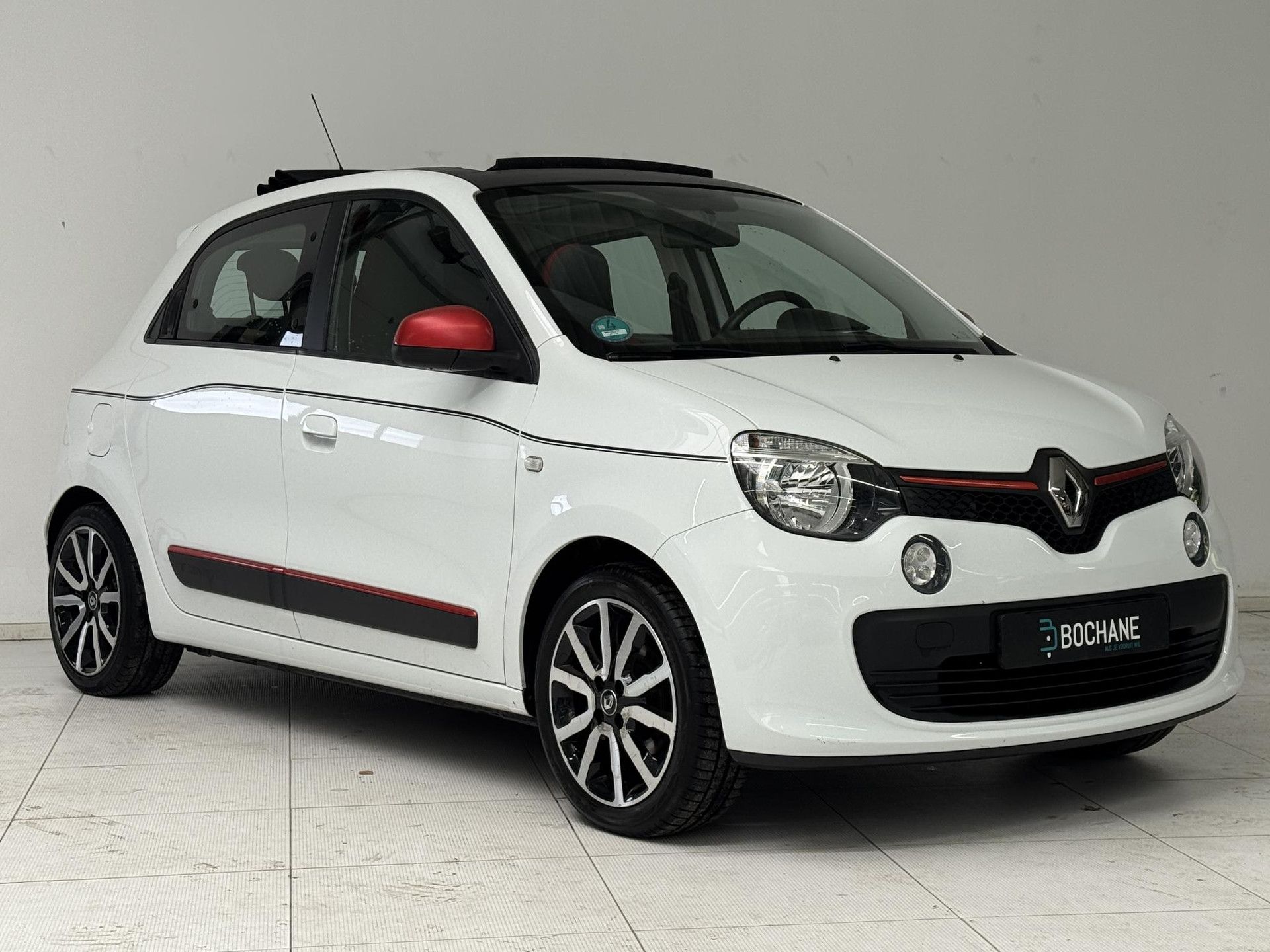 Renault Twingo met kenteken J-494-SN – detailfoto