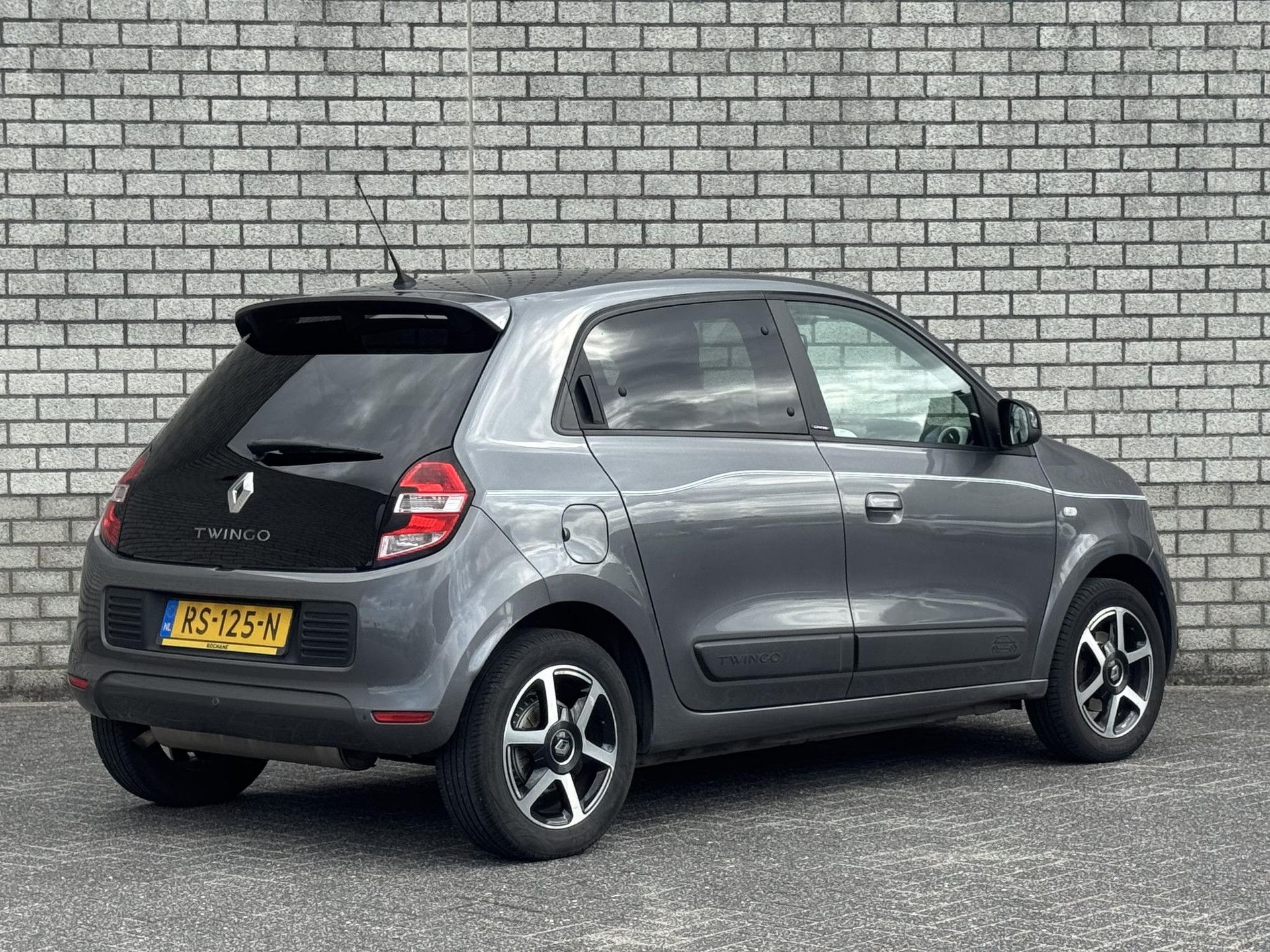 Renault Twingo met kenteken RS-125-N – achteraanzicht