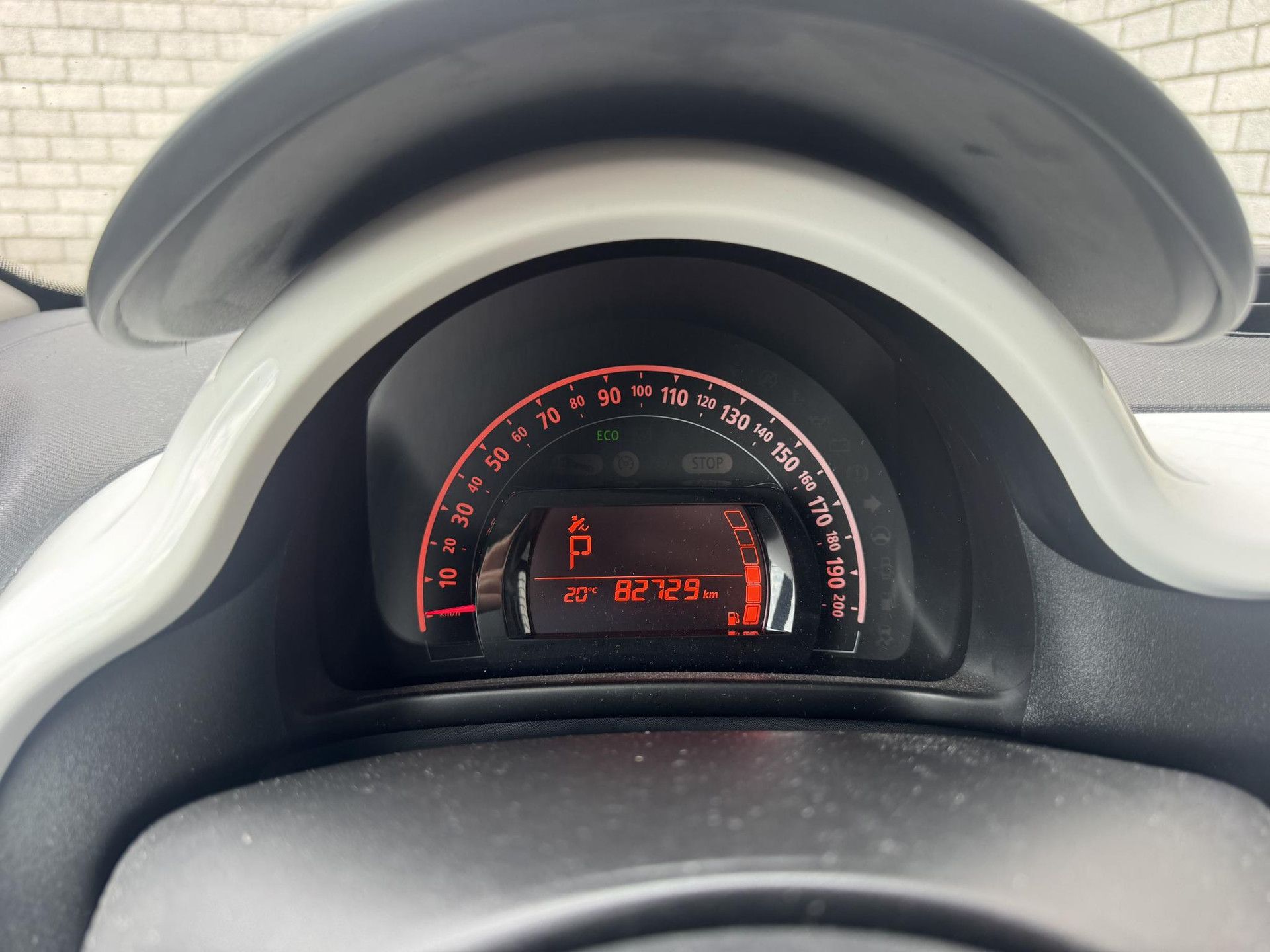 Renault Twingo met kenteken RS-125-N – dashboard