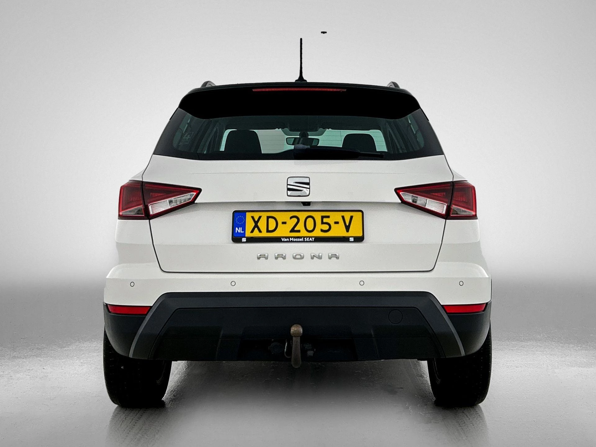 SEAT Arona met kenteken 50100 – autofoto 5