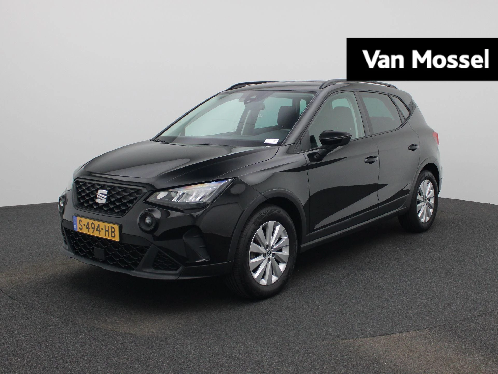 SEAT Arona met kenteken S-494-HB – autofoto 2