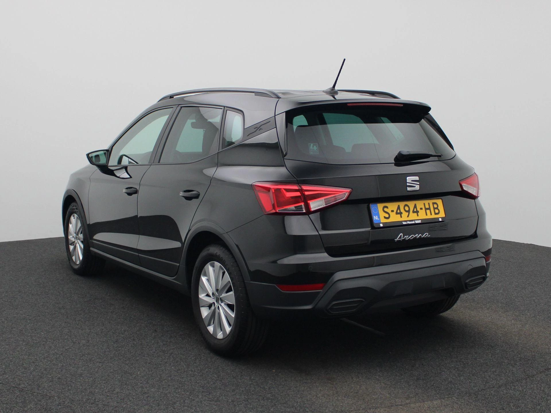 SEAT Arona met kenteken S-494-HB – autofoto 3