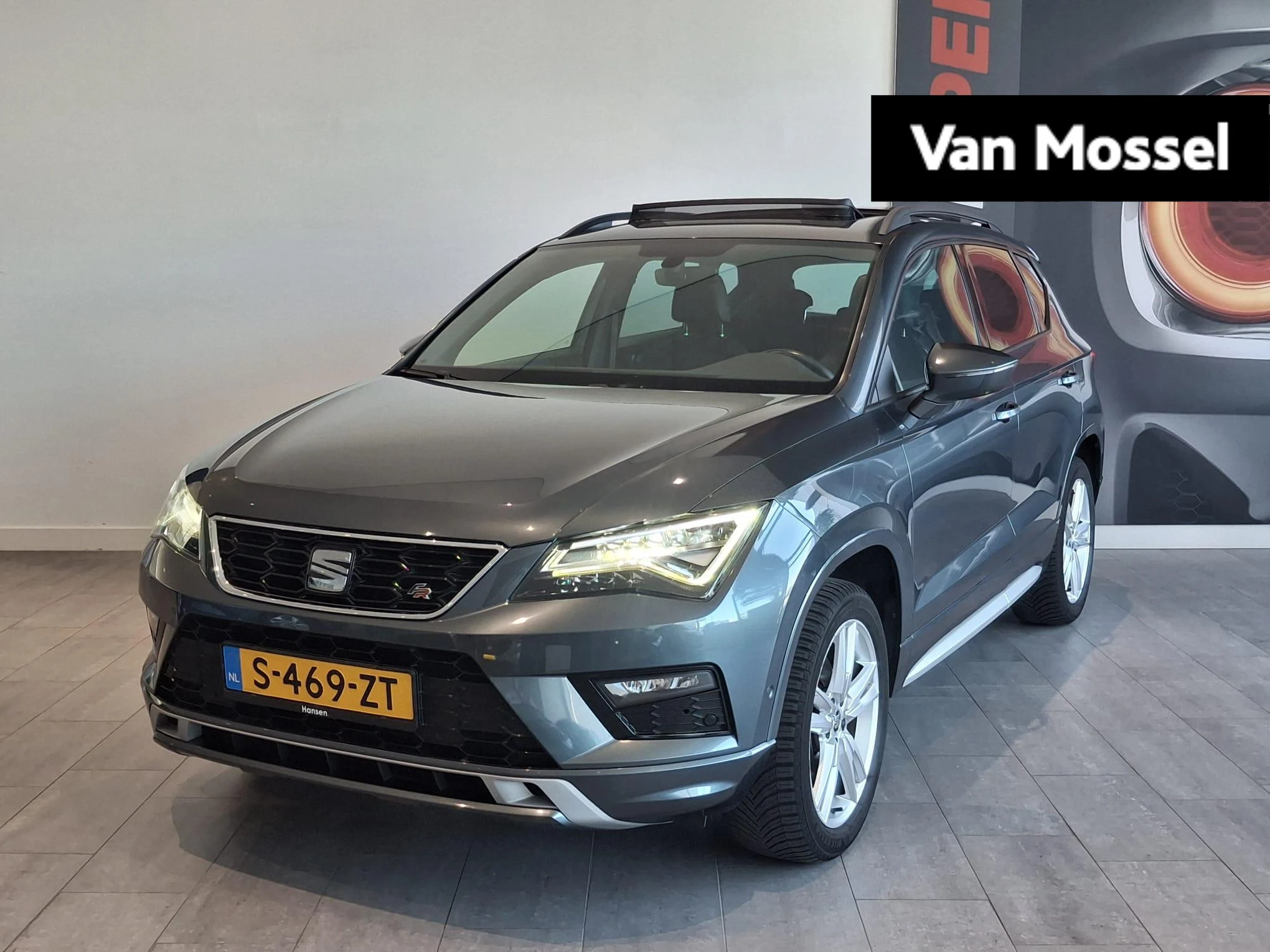 SEAT Ateca met kenteken 66100 – autofoto 2