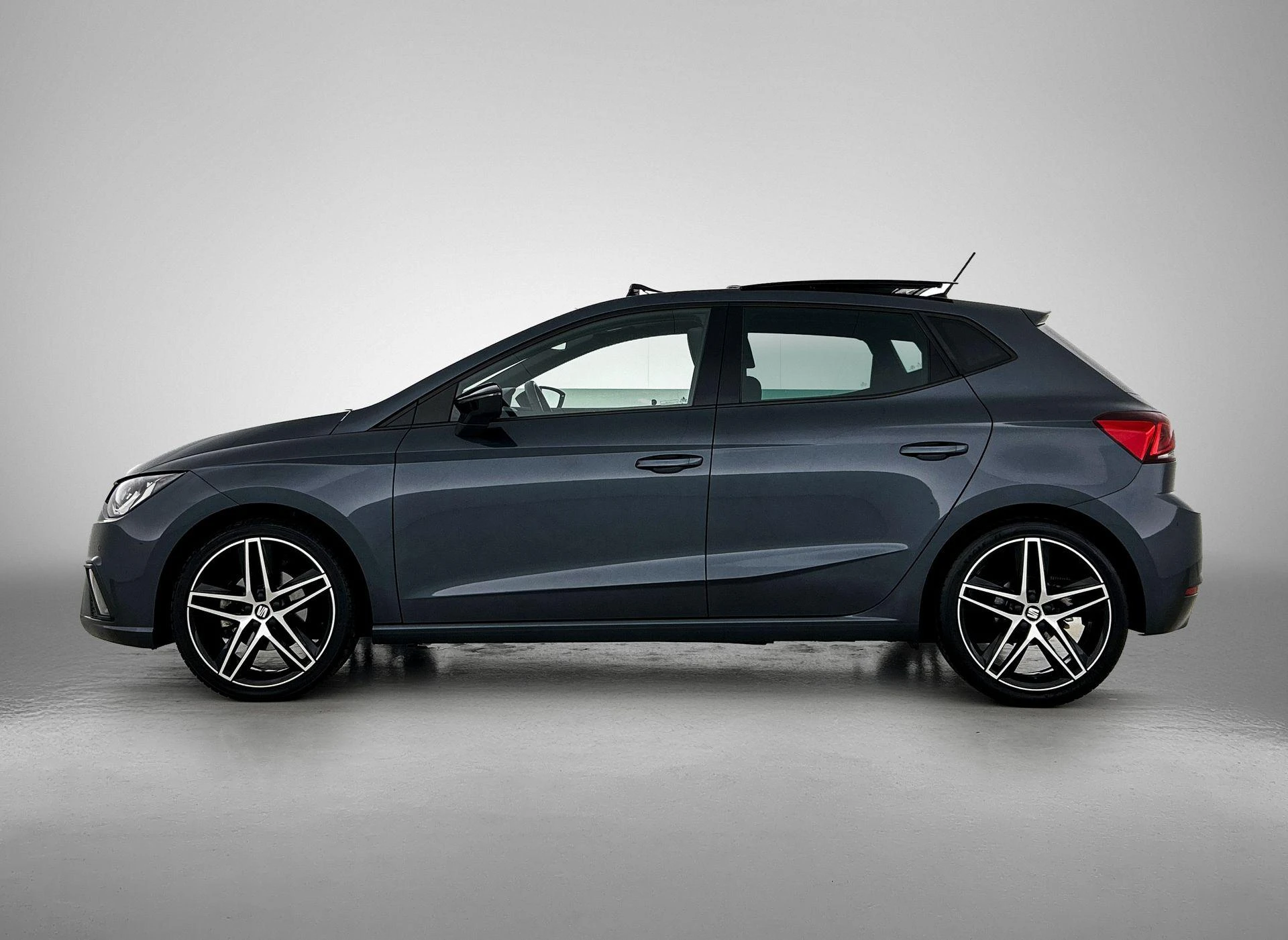 SEAT Ibiza met kenteken 57100 – autofoto 4