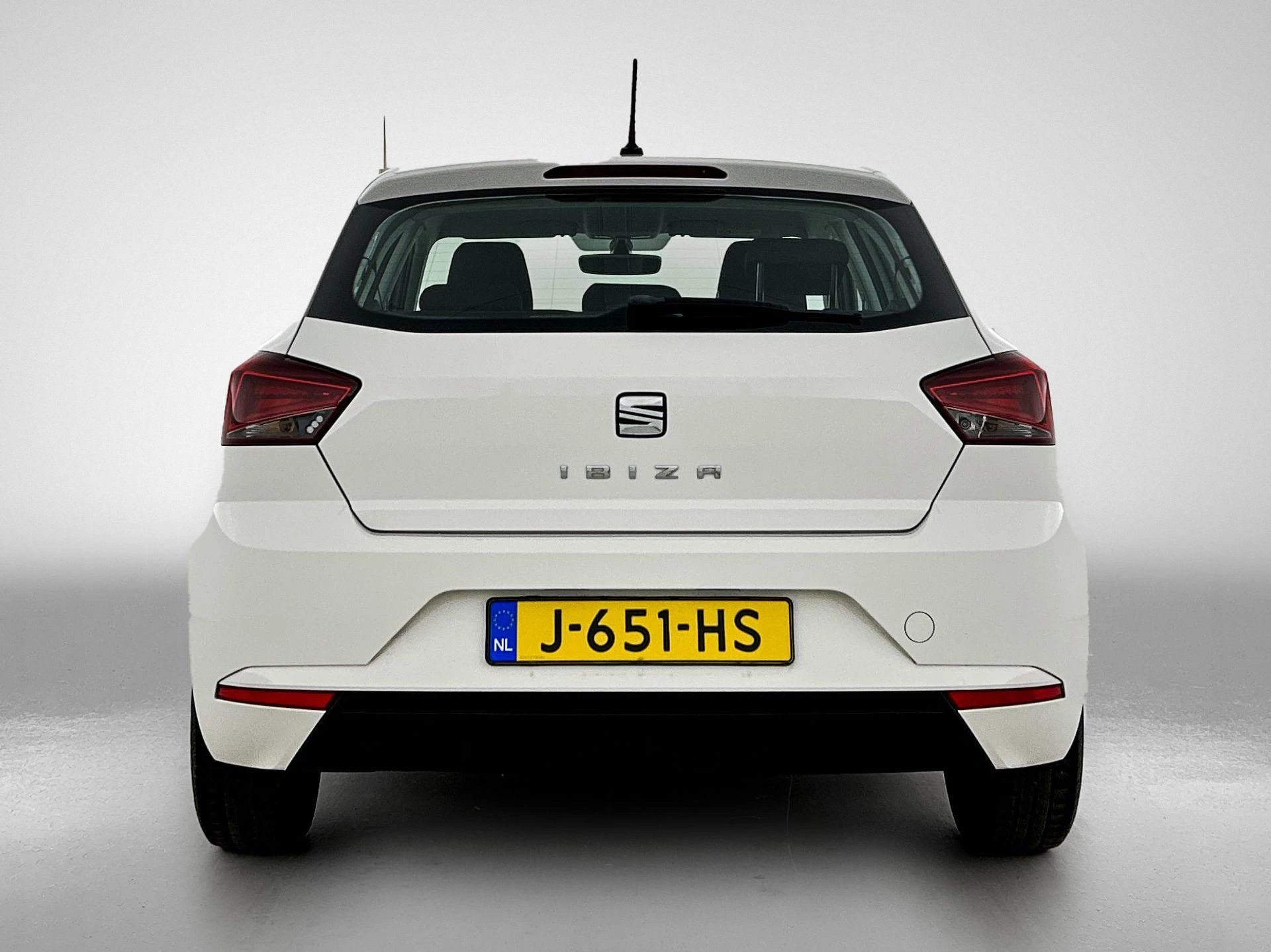 SEAT Ibiza met kenteken 56100 – autofoto 5