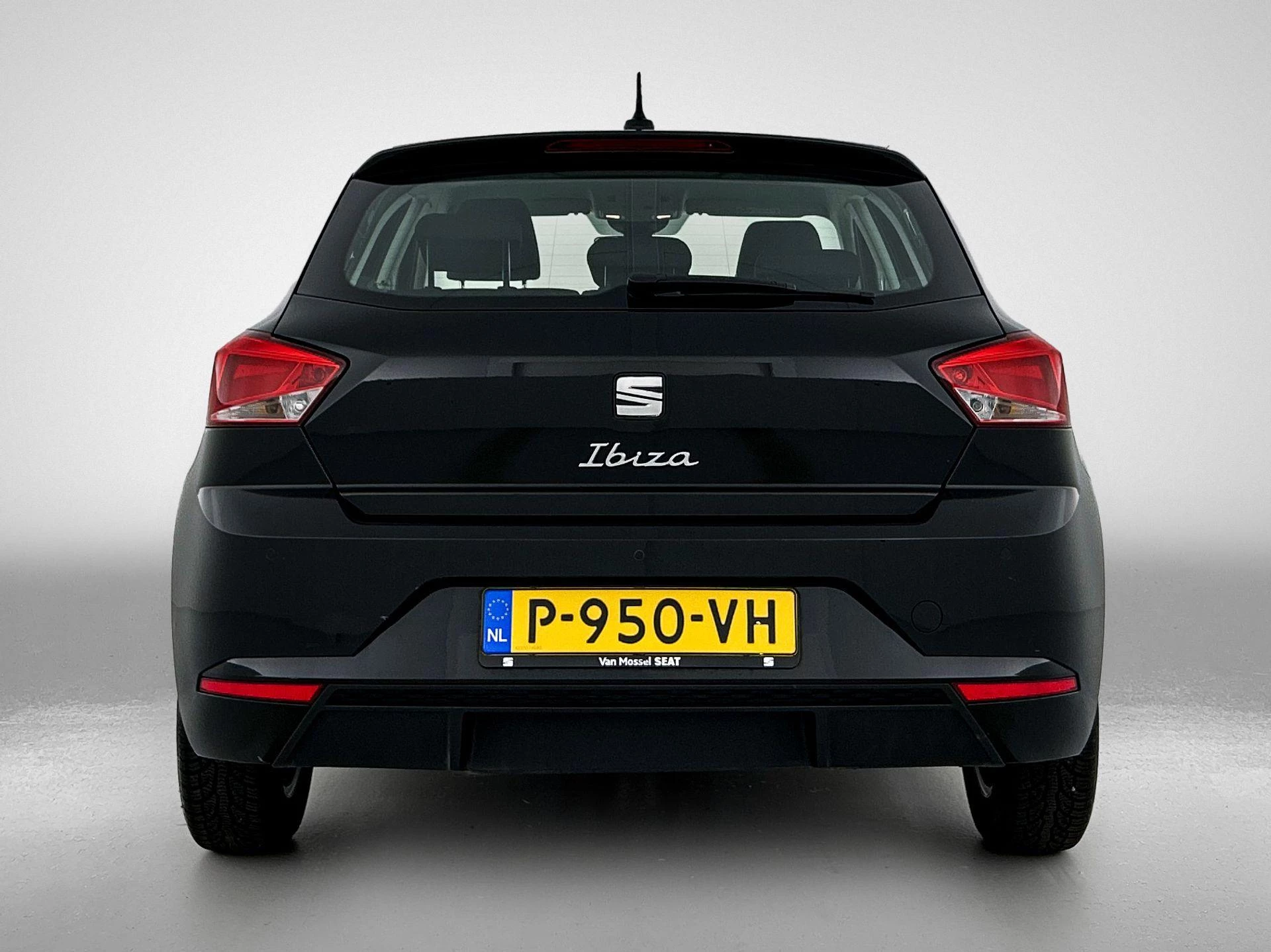 SEAT Ibiza met kenteken P-950-VH – autofoto 5