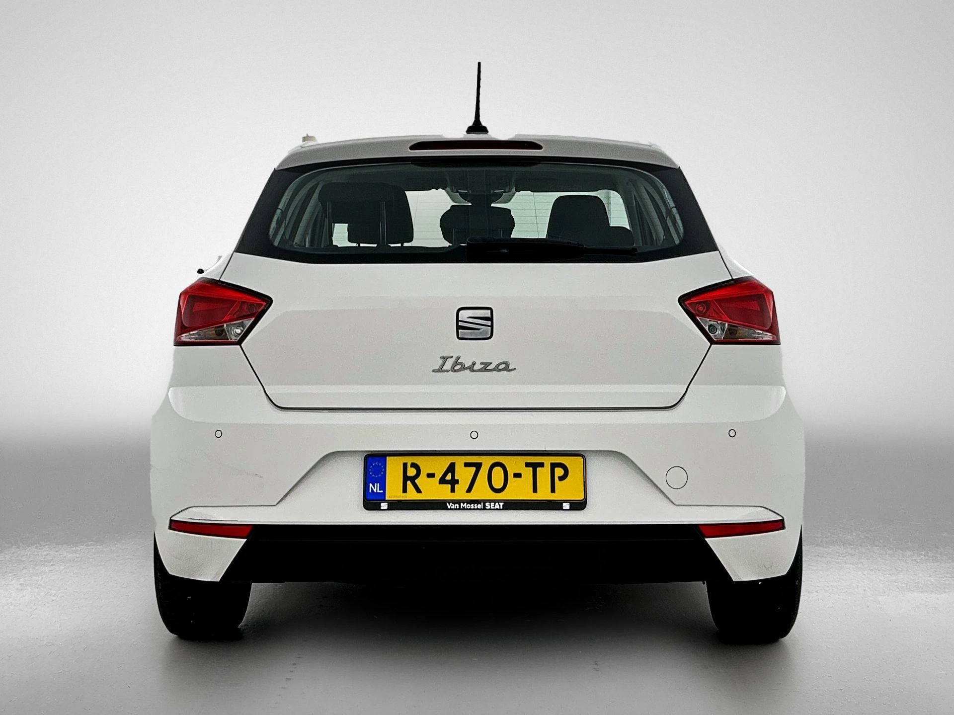 SEAT Ibiza met kenteken R-470-TP – autofoto 5