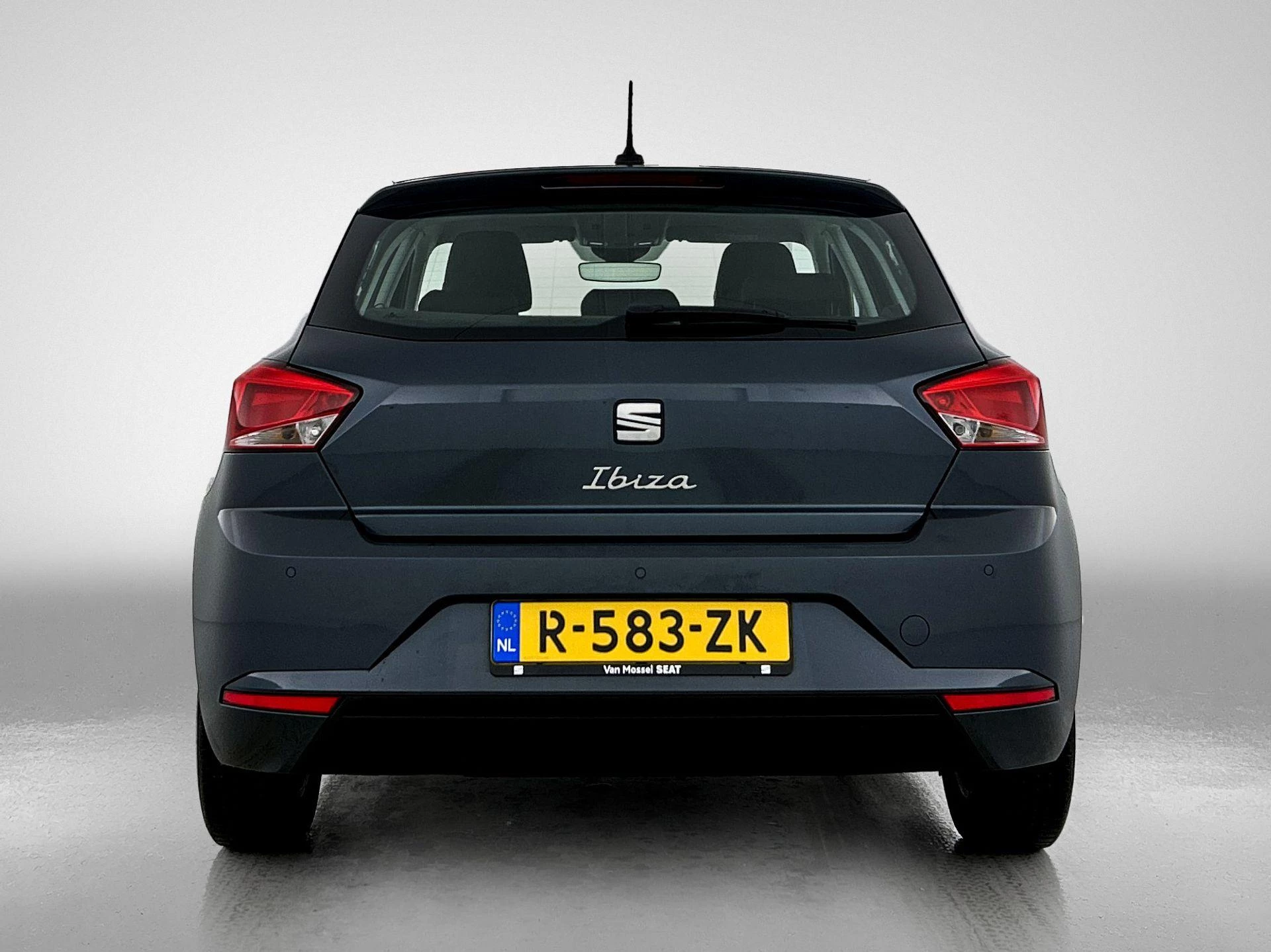 SEAT Ibiza met kenteken R-583-ZK – autofoto 5
