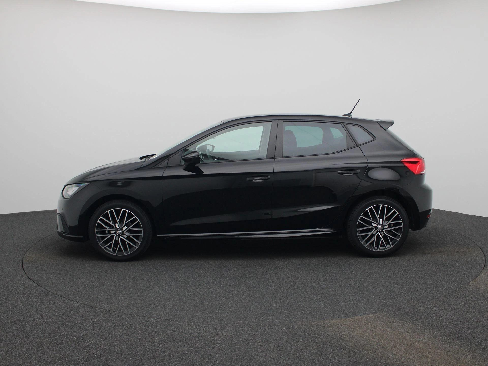 SEAT Ibiza met kenteken T-995-KG – autofoto 5