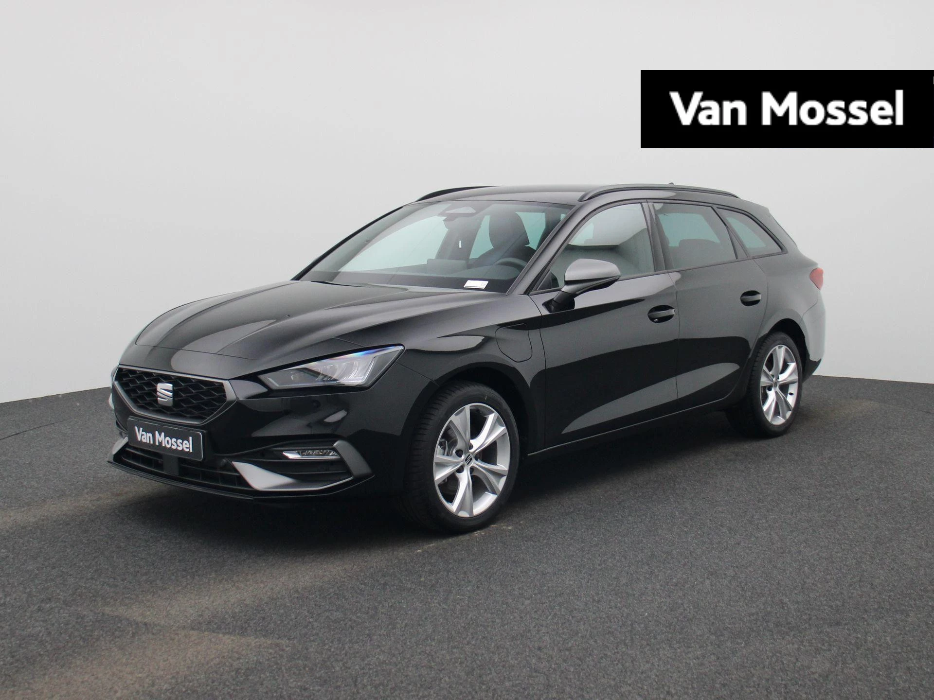 SEAT Leon met kenteken 130 – autofoto 2