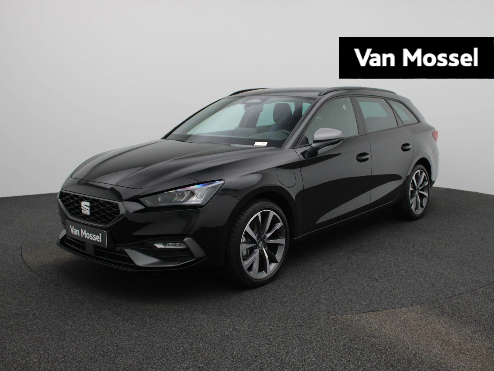 SEAT Leon met kenteken KNV-41-V – autofoto 2