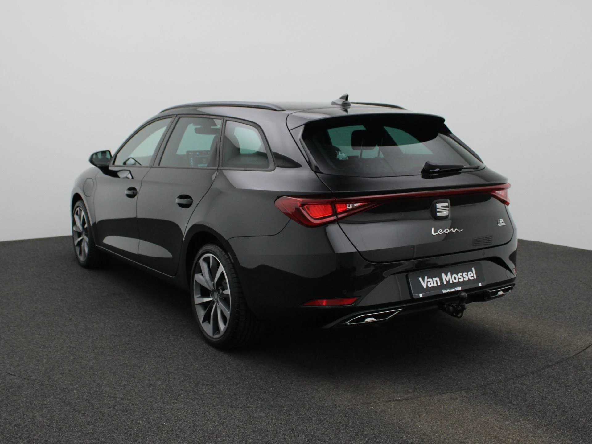 SEAT Leon met kenteken KNV-41-V – autofoto 3