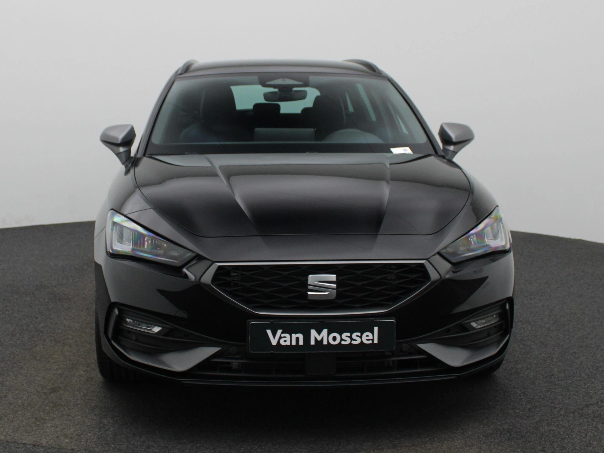 SEAT Leon met kenteken KNV-41-V – autofoto 4