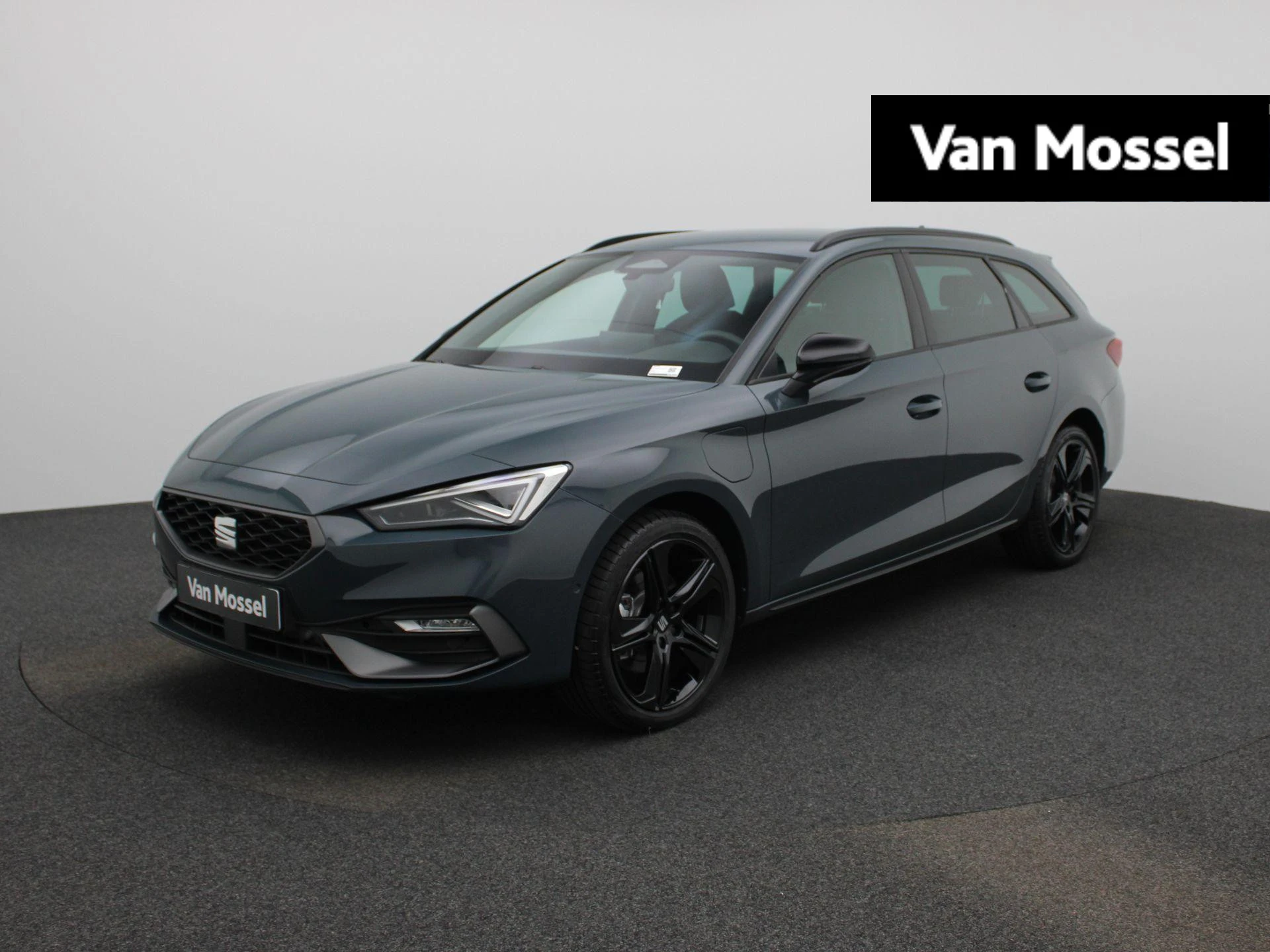 SEAT Leon met kenteken KNV-43-V – autofoto 2