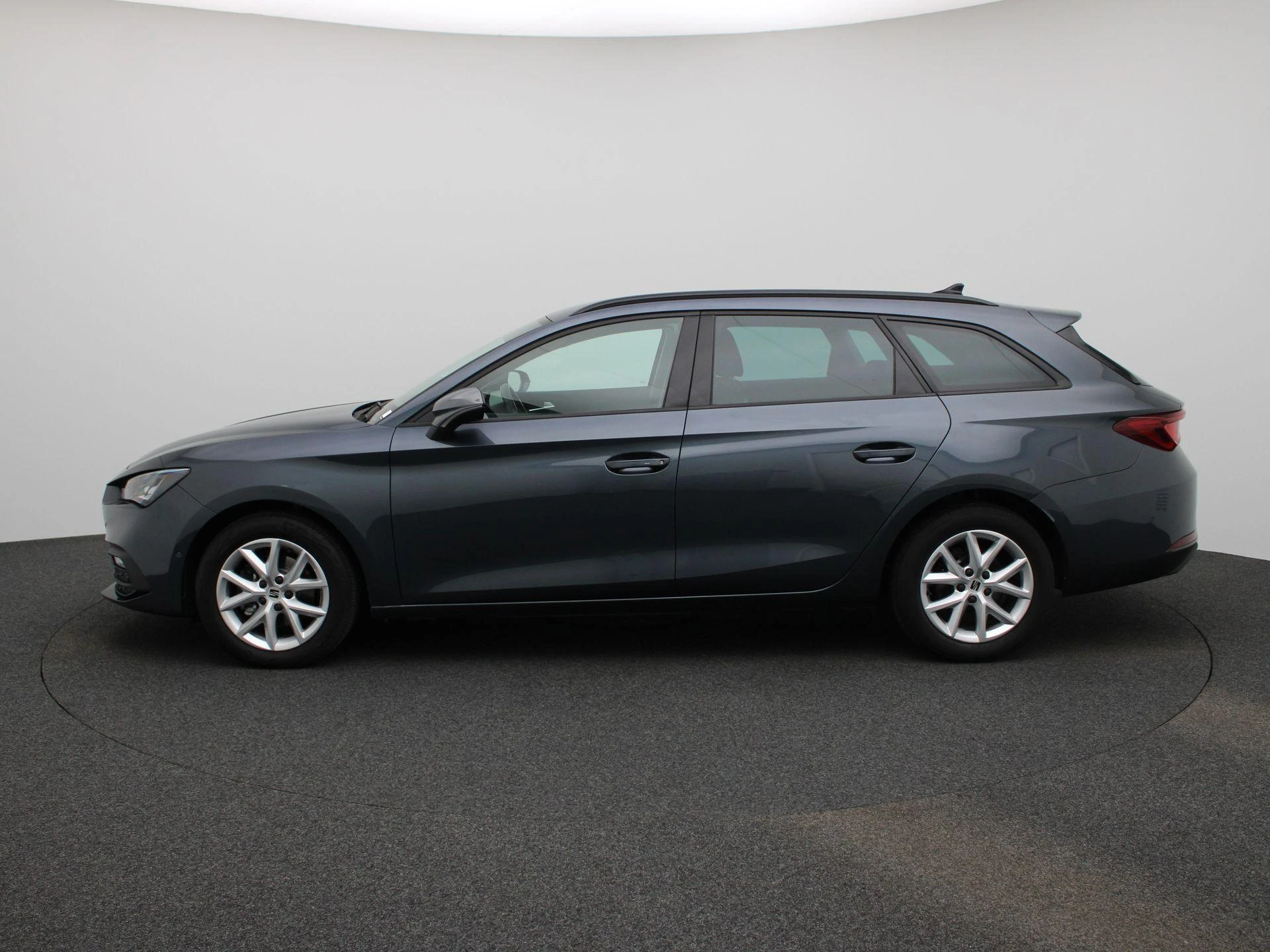 SEAT Leon met kenteken L-168-NT – autofoto 5