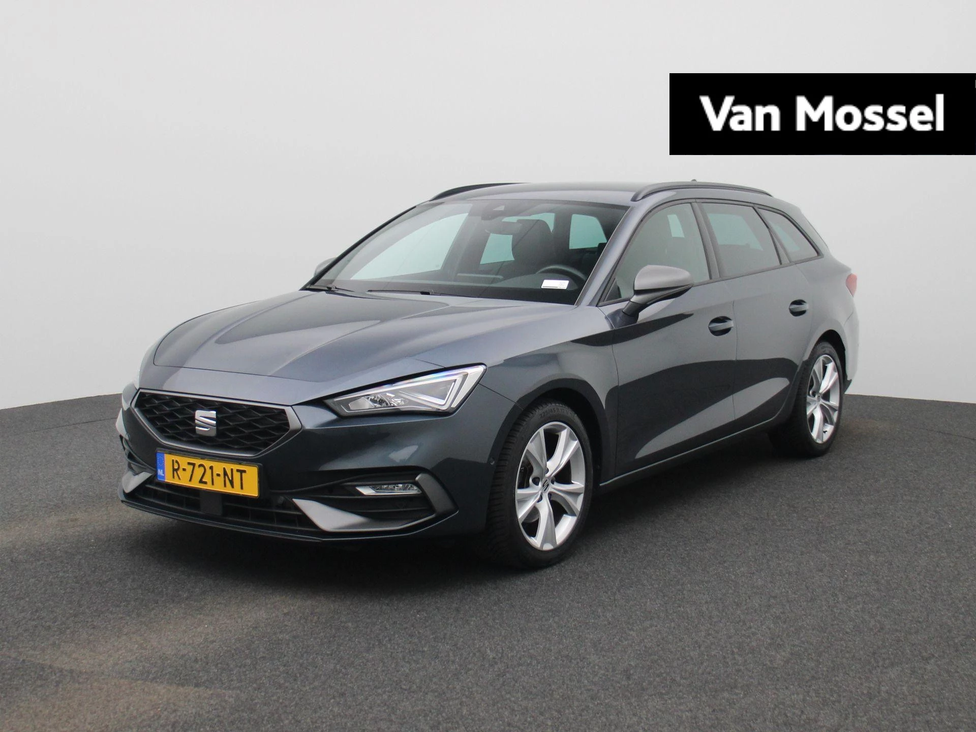 SEAT Leon met kenteken R-721-NT – autofoto 2