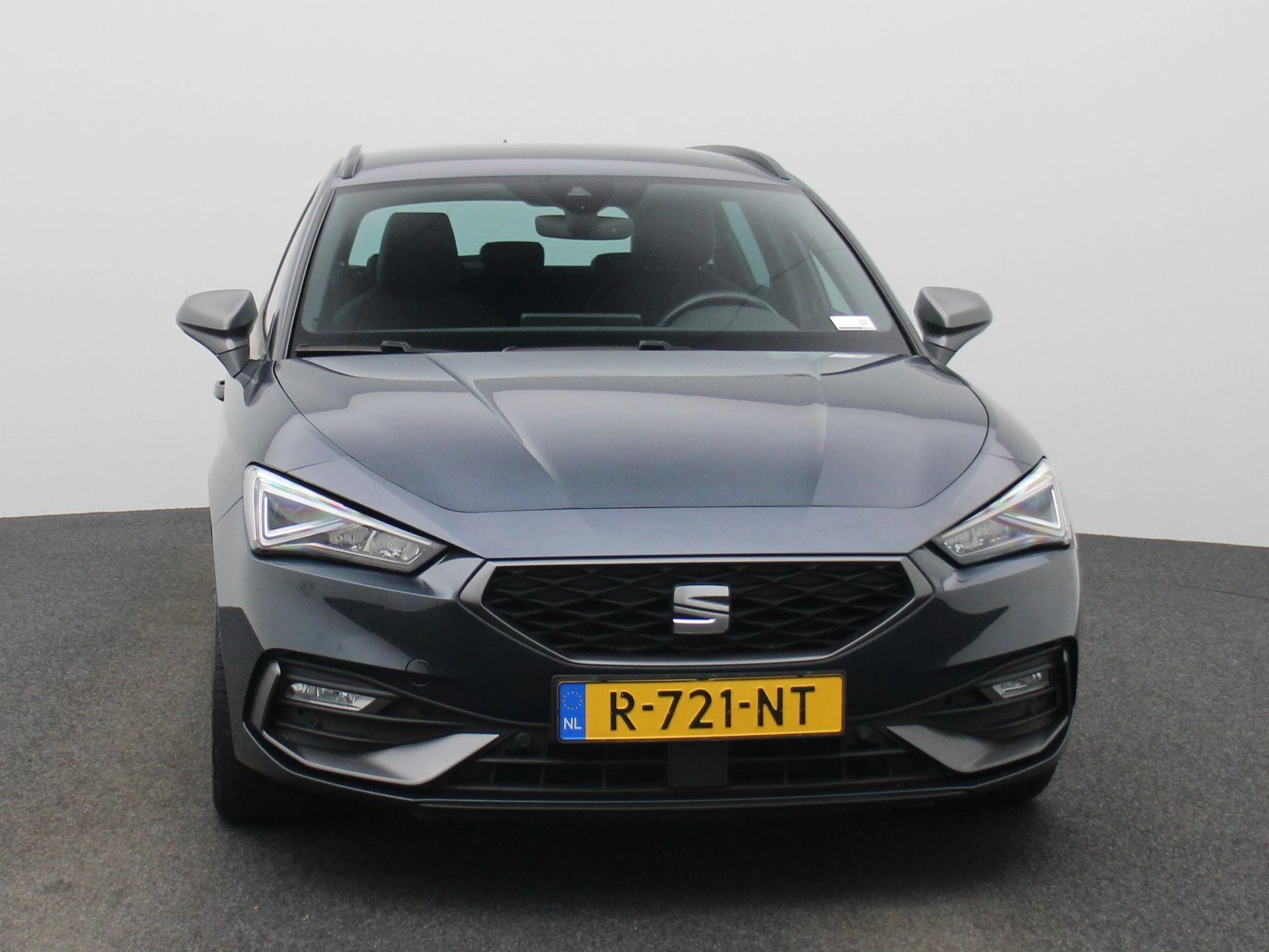 SEAT Leon met kenteken R-721-NT – autofoto 4