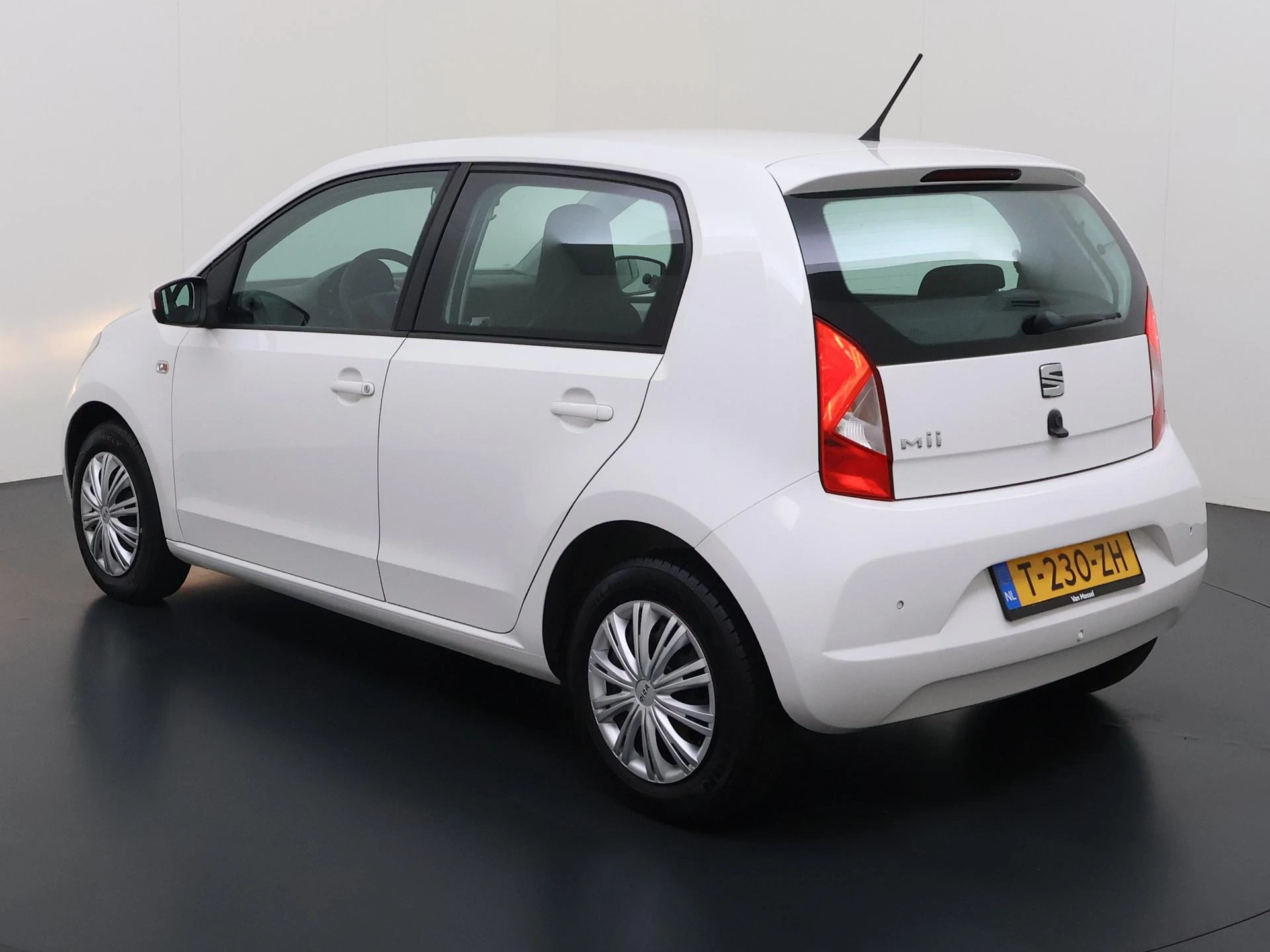 SEAT Mii met kenteken 49100 – autofoto 3