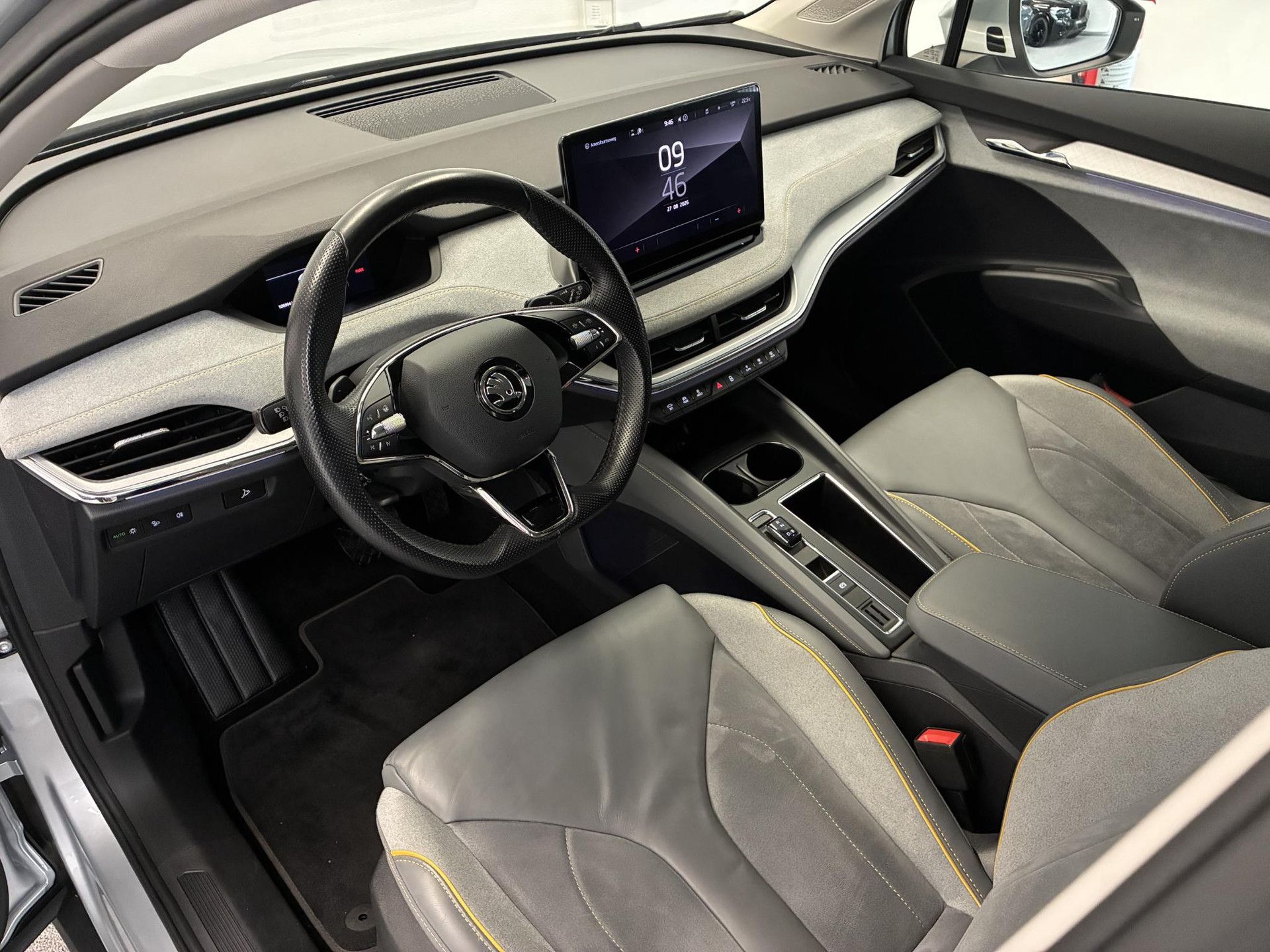 Skoda EnyaqiV met kenteken L-906-SV – interieur