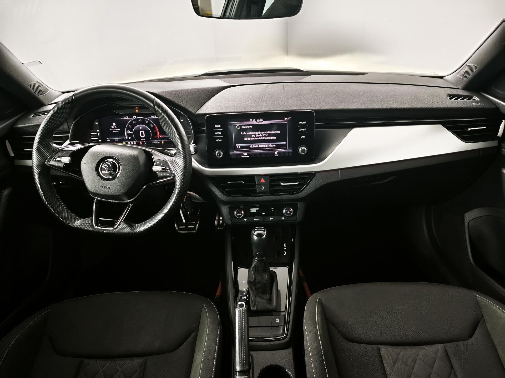Skoda Kamiq met kenteken L-999-KF – interieur