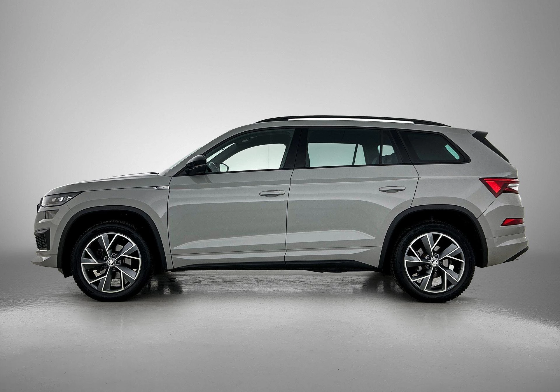 Skoda Kodiaq met kenteken T-764-PN – autofoto 4