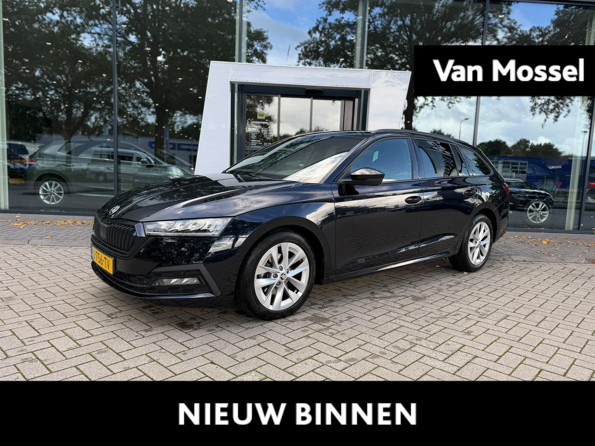 Skoda Octavia met kenteken J-756-TV – autofoto 2