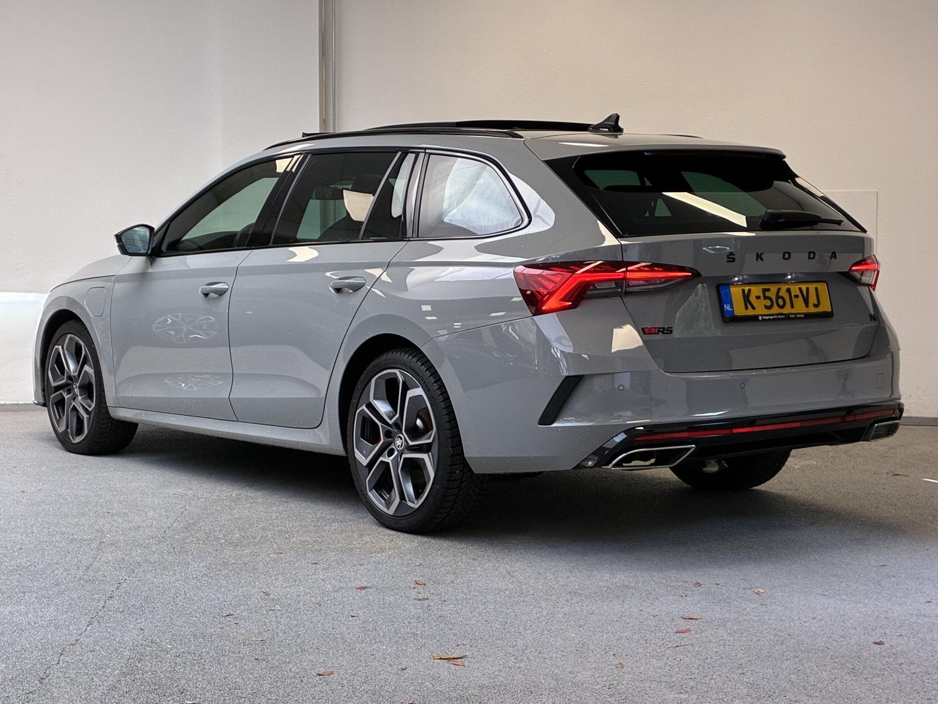 Skoda Octavia met kenteken K-561-VJ – achteraanzicht