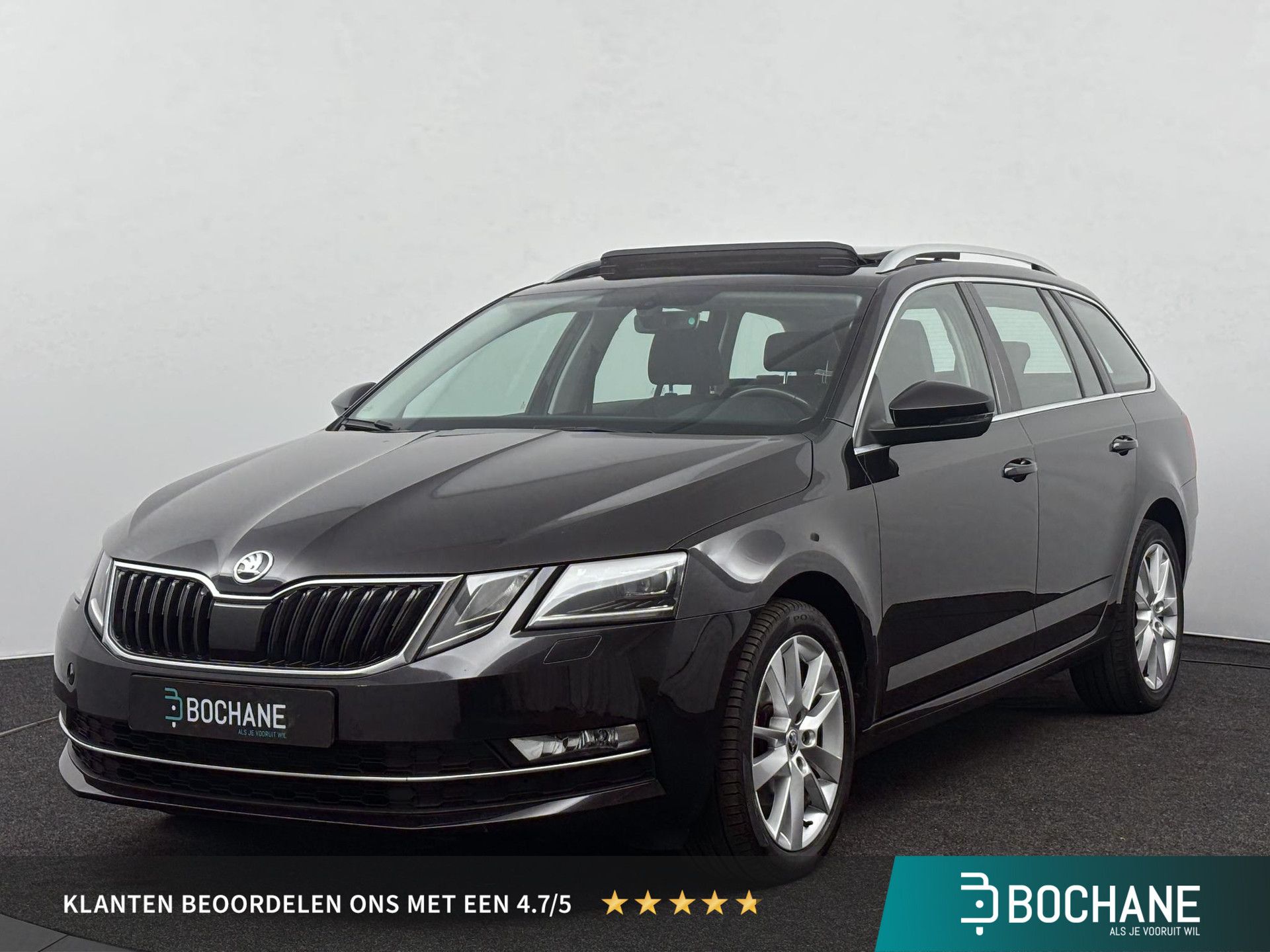 Skoda Octavia met kenteken T-153-ZK – vooraanzicht