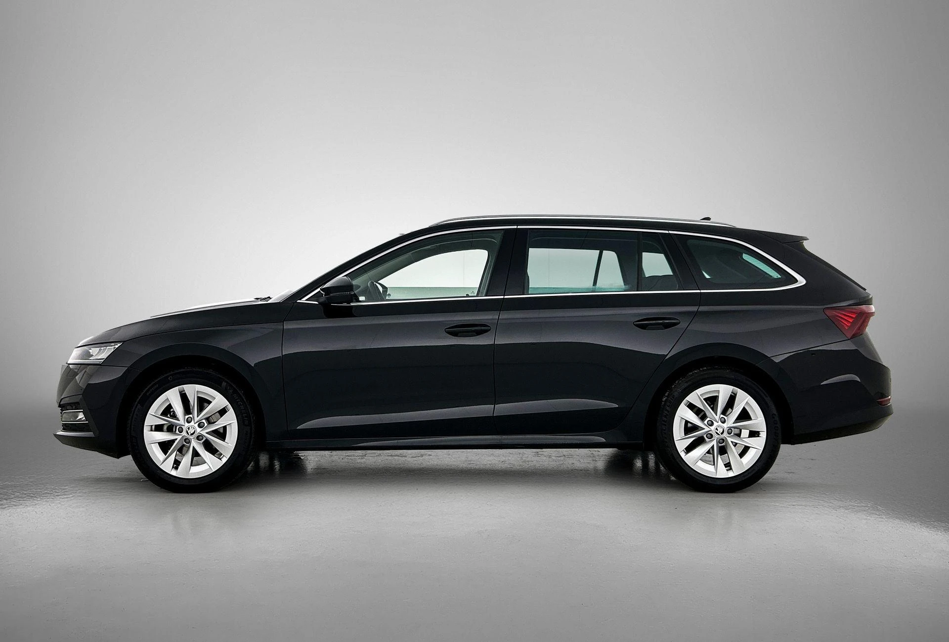 Skoda Octavia met kenteken X-348-RZ – autofoto 3
