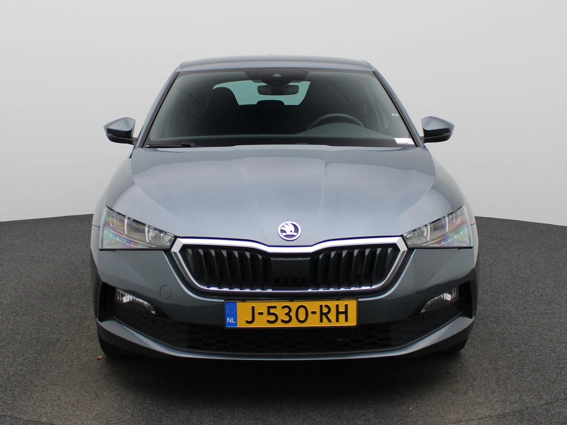 Skoda Scala met kenteken 63100 – autofoto 4