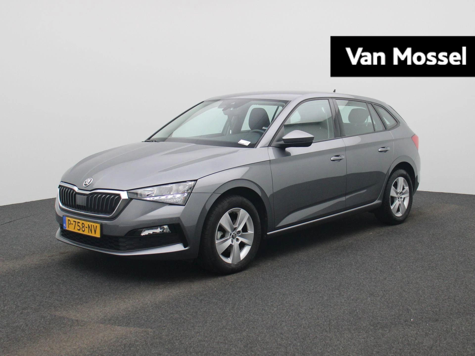 Skoda Scala met kenteken P-758-NV – autofoto 2