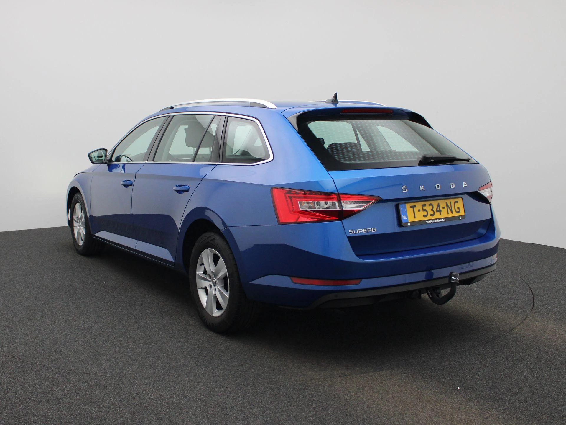 Skoda Superb met kenteken T-534-NG – autofoto 3