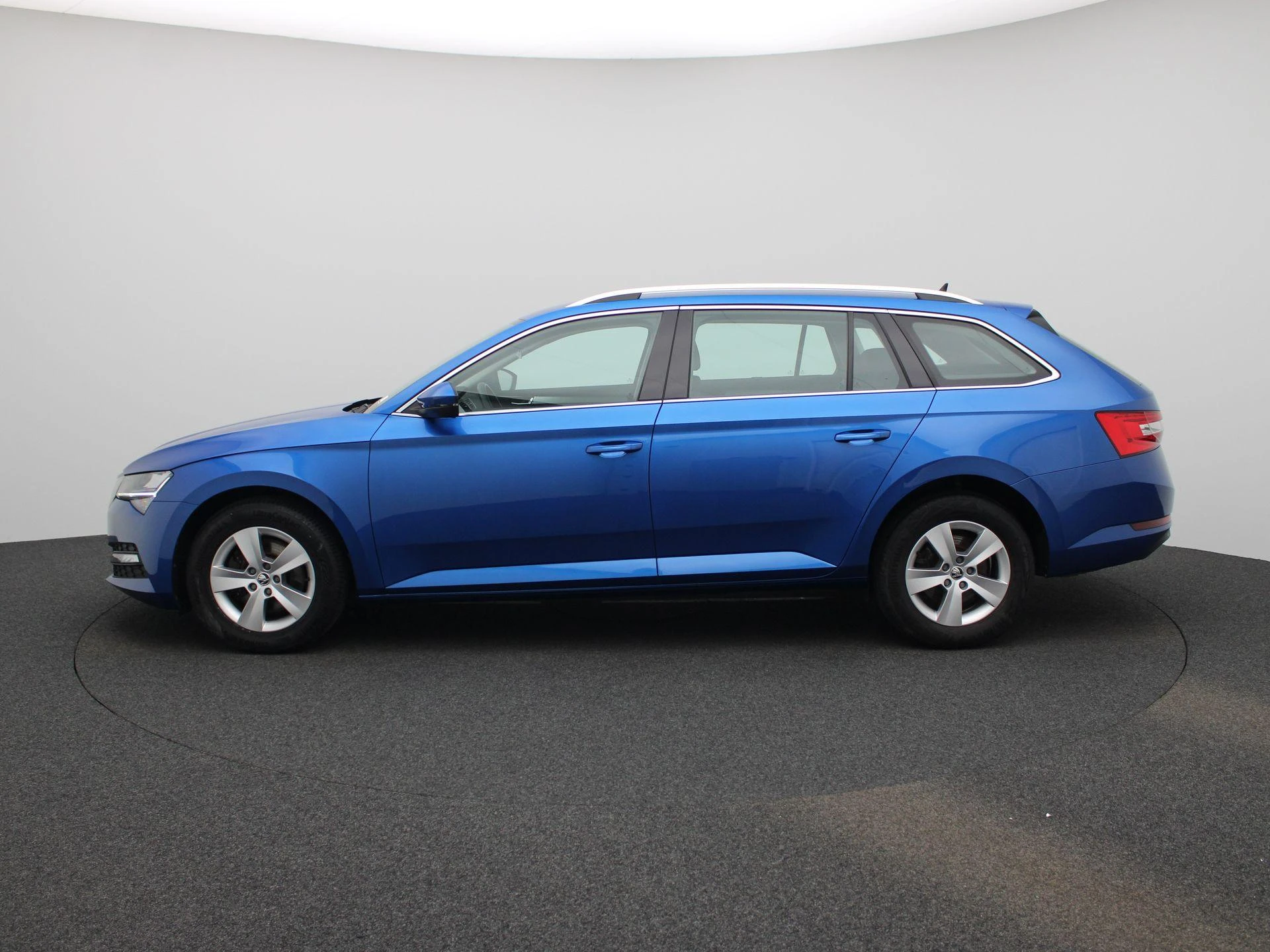 Skoda Superb met kenteken T-534-NG – autofoto 5