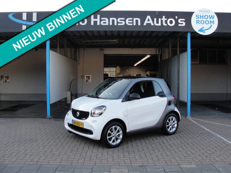 Smart Fortwo met kenteken RB-002-T – vooraanzicht