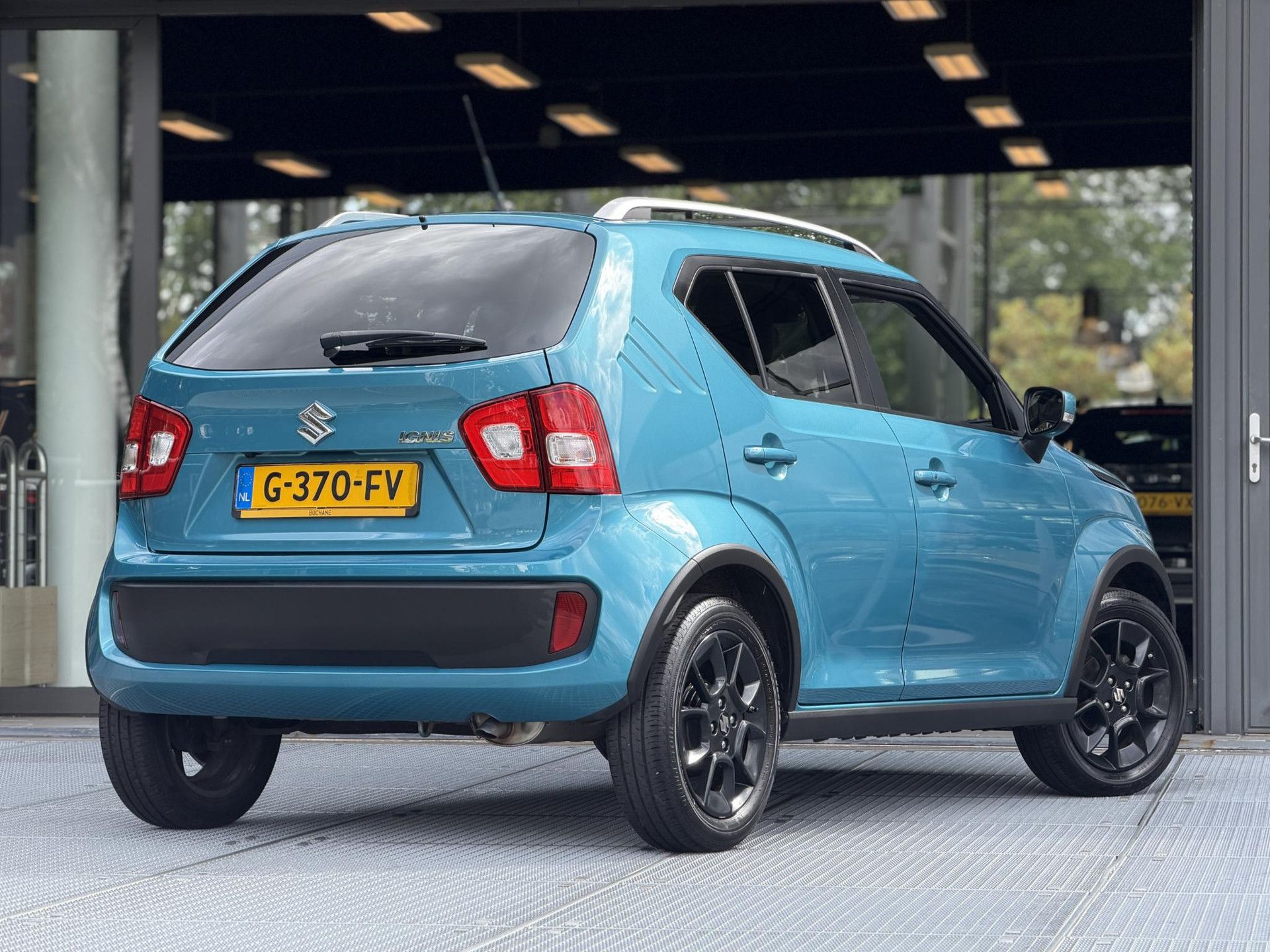 Suzuki Ignis met kenteken G-370-FV – achteraanzicht