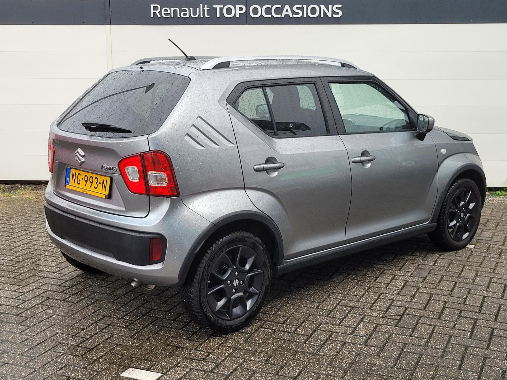 Suzuki Ignis met kenteken NG-993-N – achteraanzicht