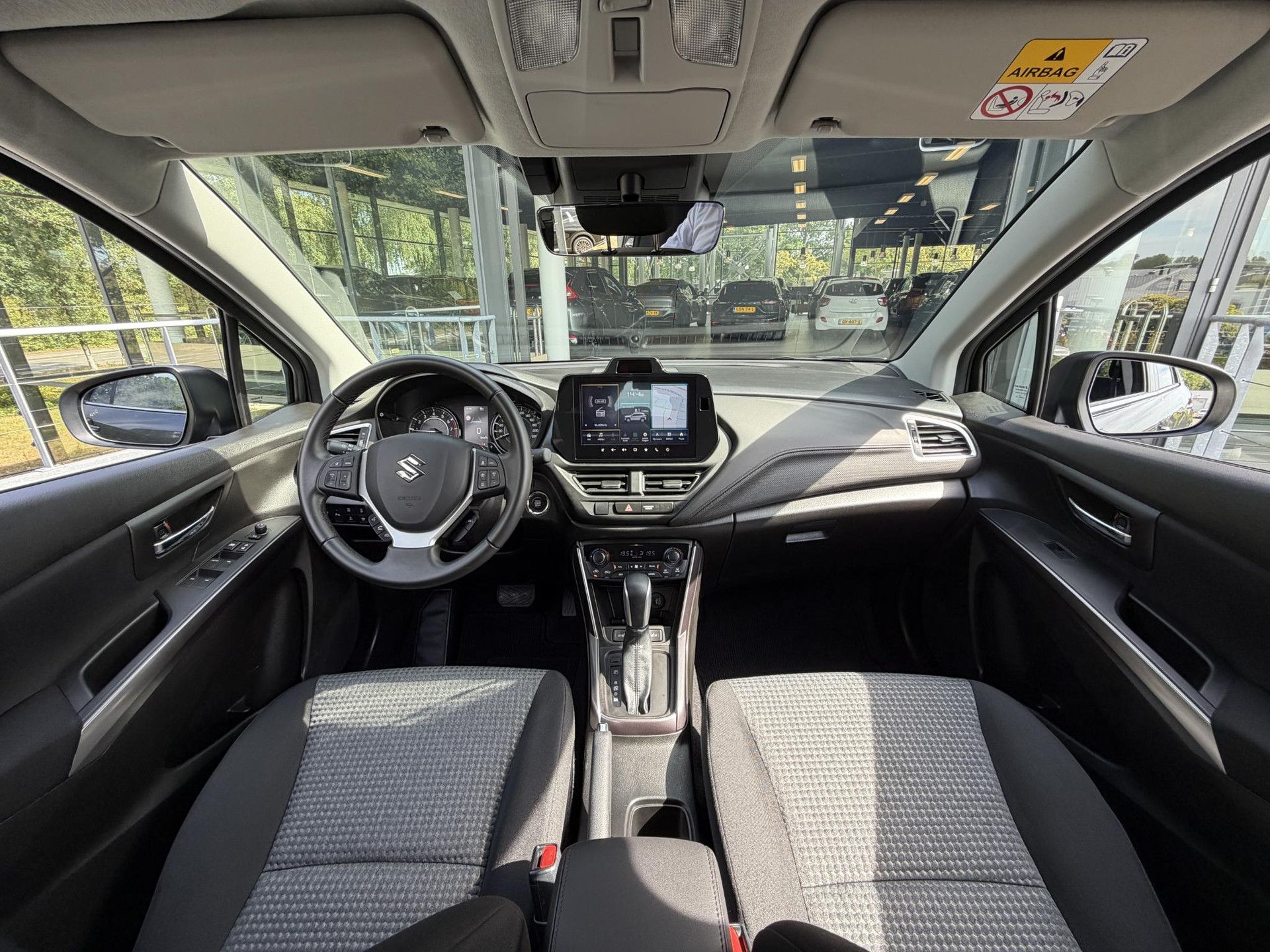 Suzuki S-Cross met kenteken KLT-40-D – interieur