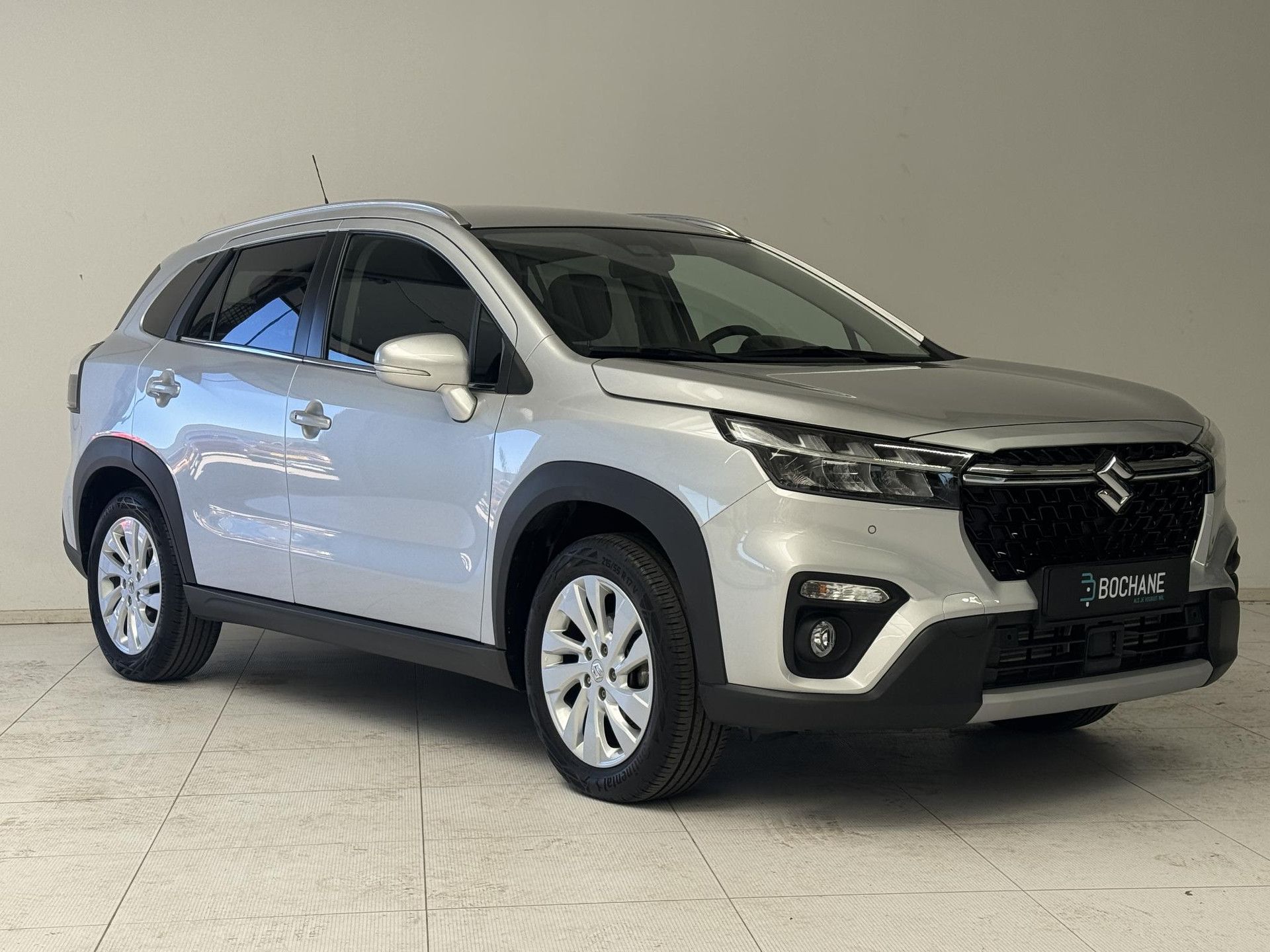 Suzuki S-Cross met kenteken S-828-TL – detailfoto